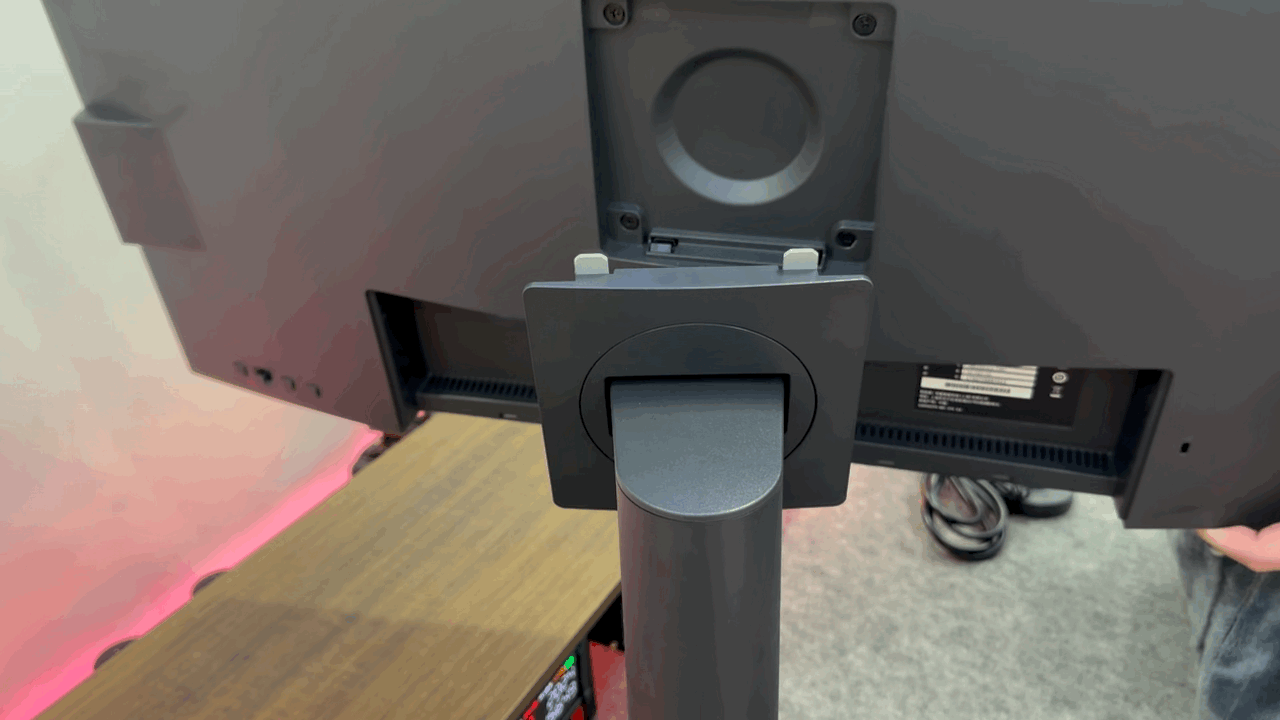 32寸4K广色域10Bit屏幕，色彩精准展示：明基PD3205U测评