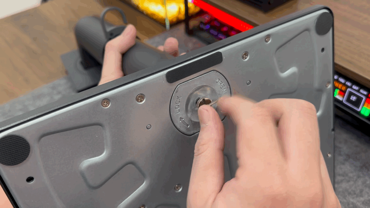 32寸4K广色域10Bit屏幕，色彩精准展示：明基PD3205U测评