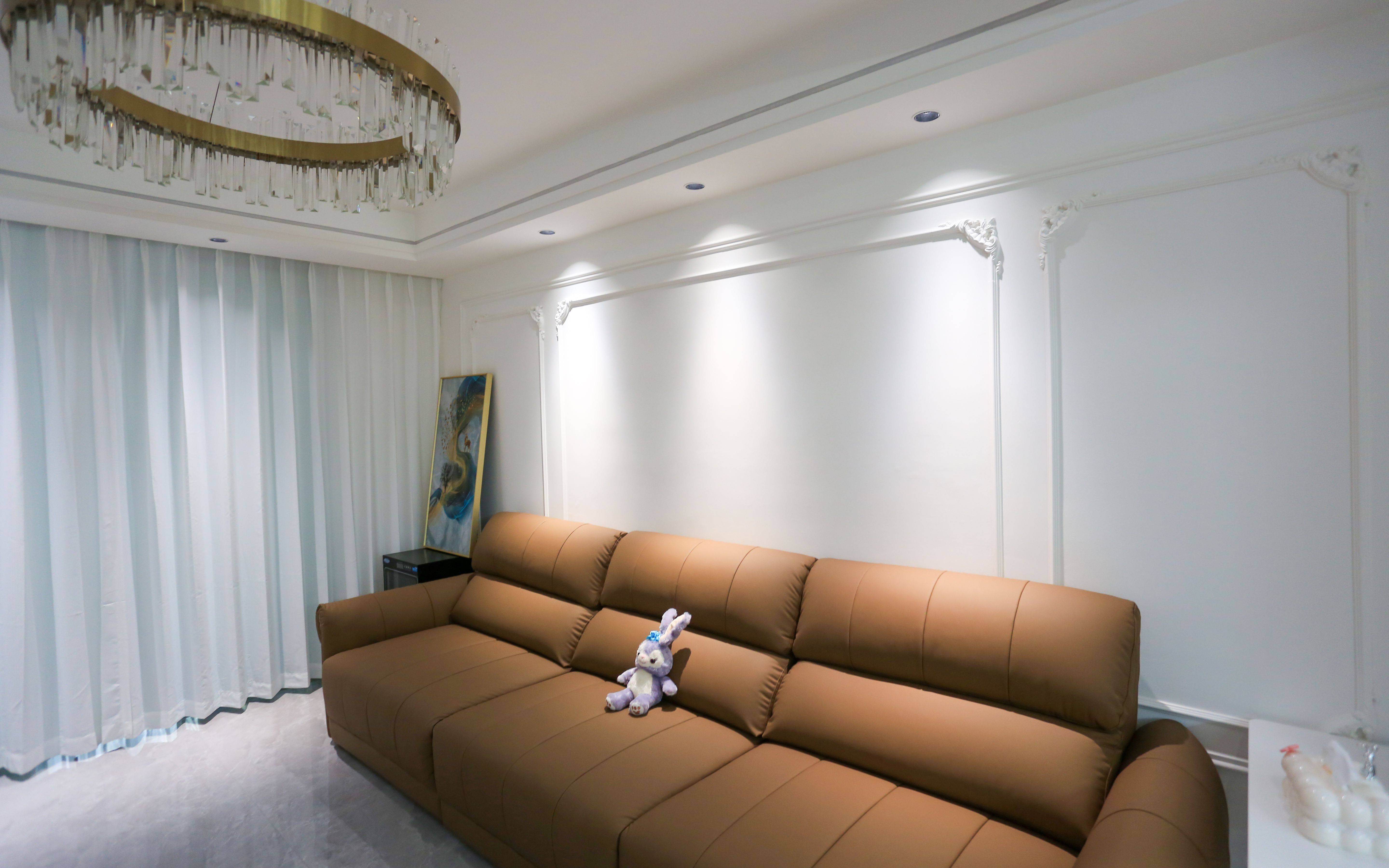 Yeelight 易来智能筒灯：嵌入式设计与防眩光技术在客厅 LED 照明