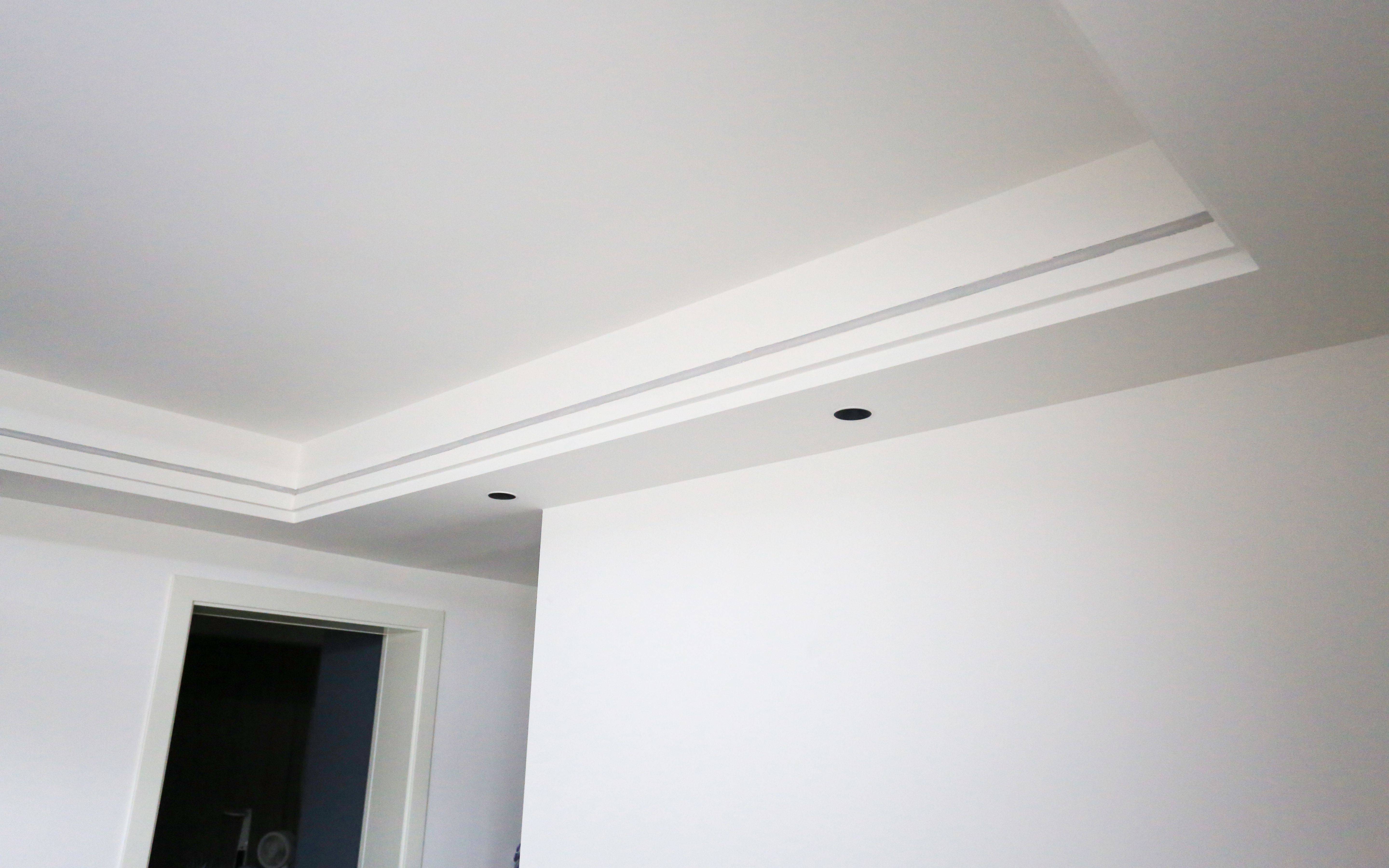 Yeelight 易来智能筒灯：嵌入式设计与防眩光技术在客厅 LED 照明