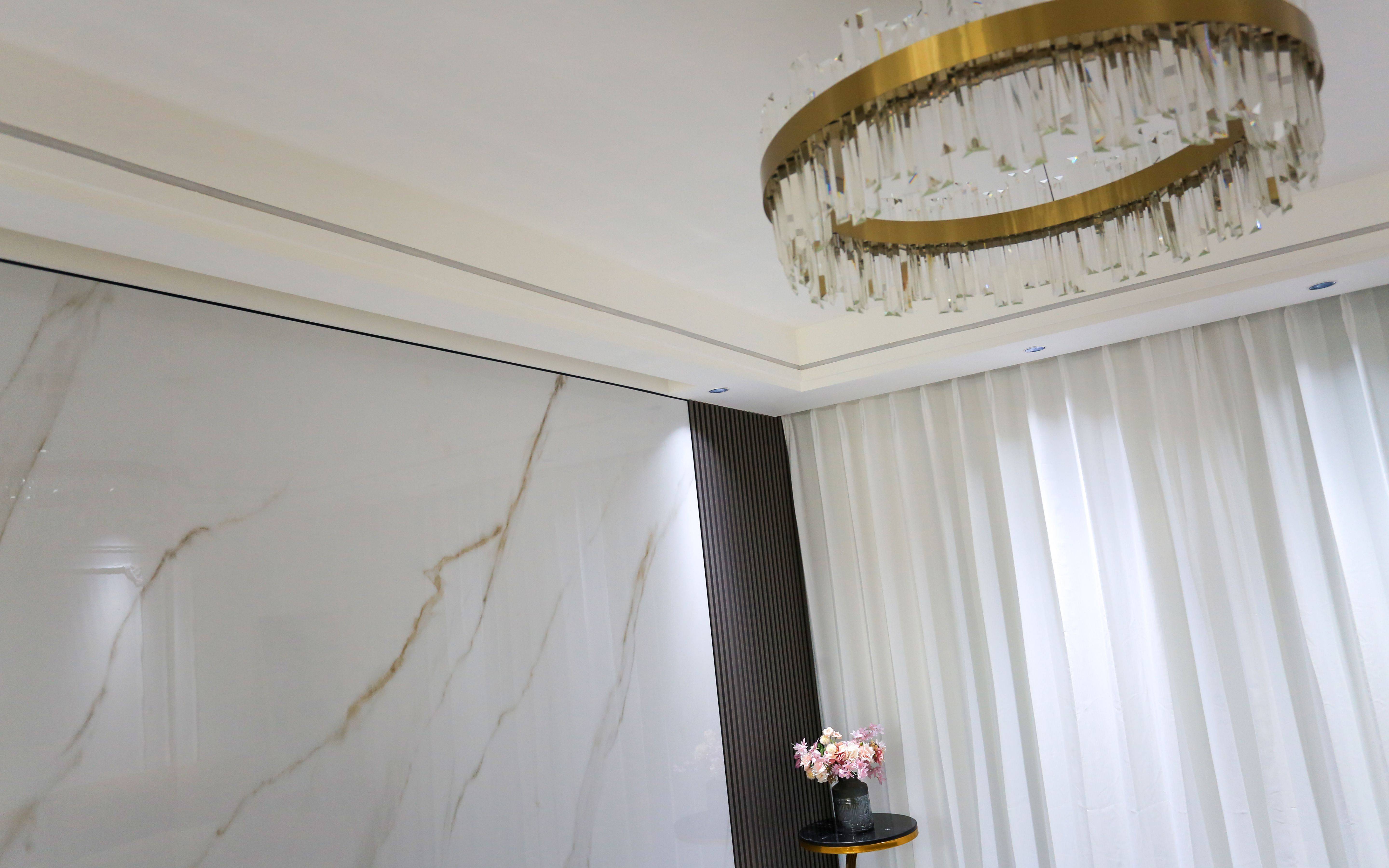 Yeelight 易来智能筒灯：嵌入式设计与防眩光技术在客厅 LED 照明