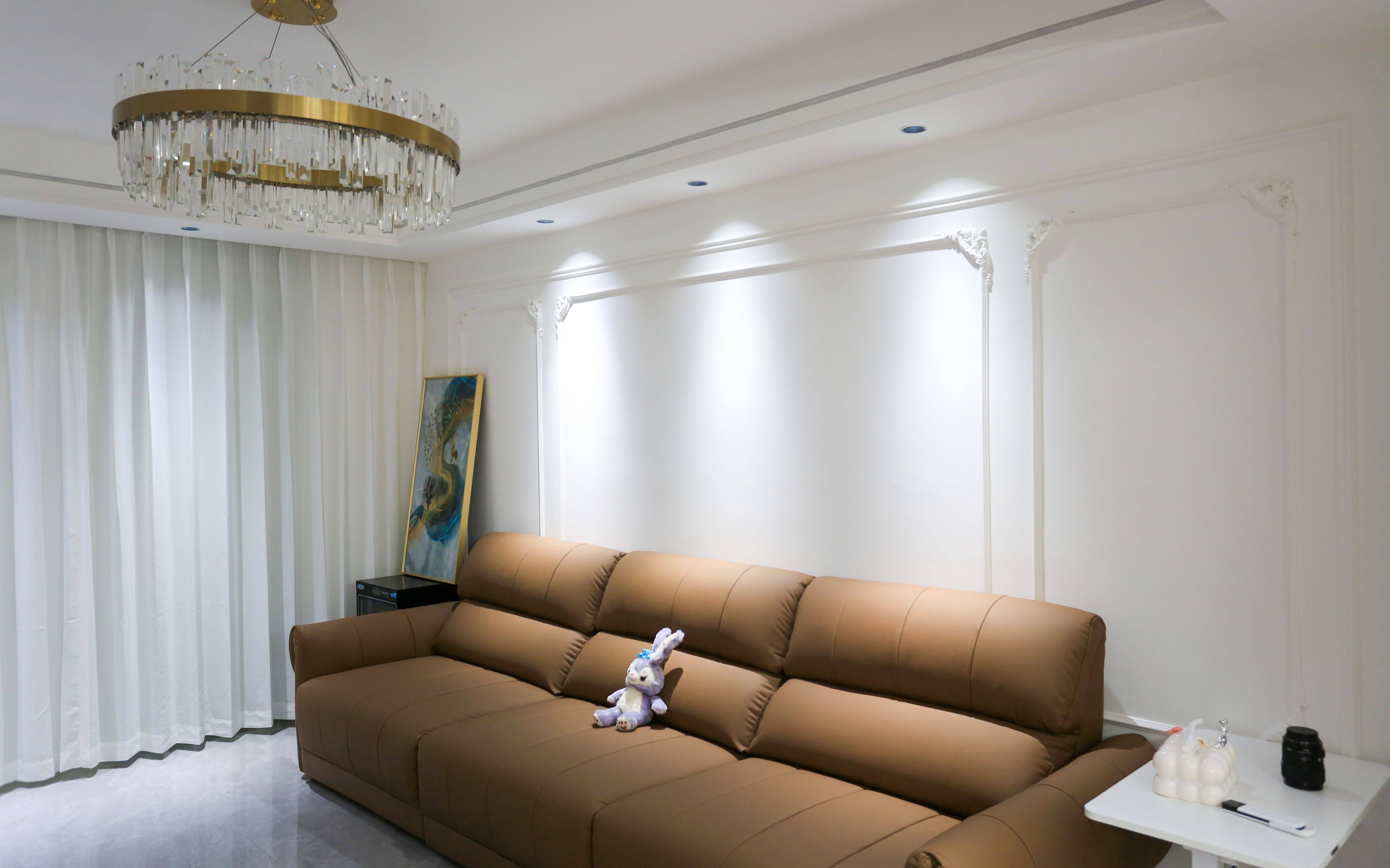 Yeelight 易来智能筒灯：嵌入式设计与防眩光技术在客厅 LED 照明