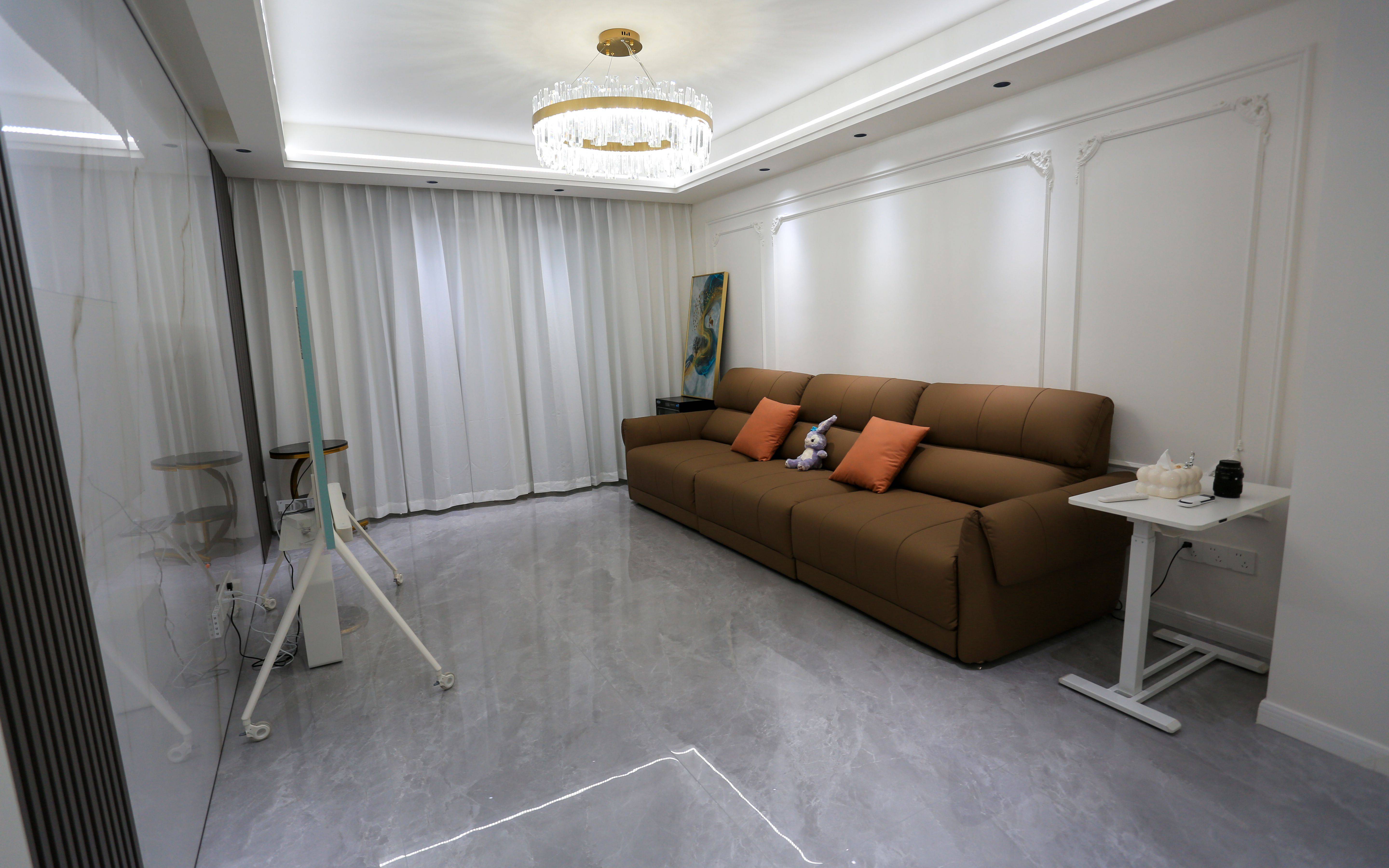 Yeelight 易来智能筒灯：嵌入式设计与防眩光技术在客厅 LED 照明