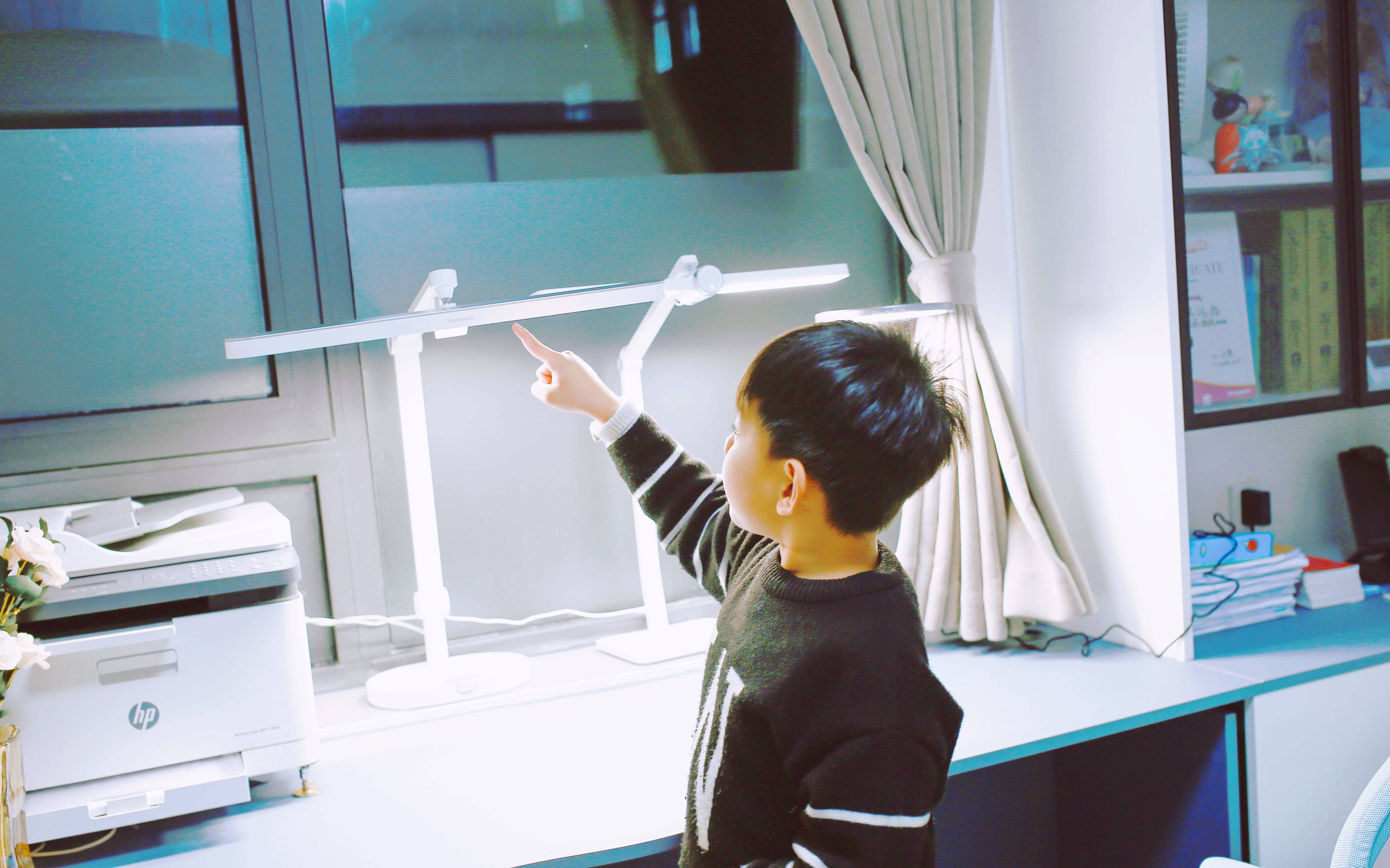 护眼灯怎么选？家长必看公平对比，让孩子的眼睛更健康