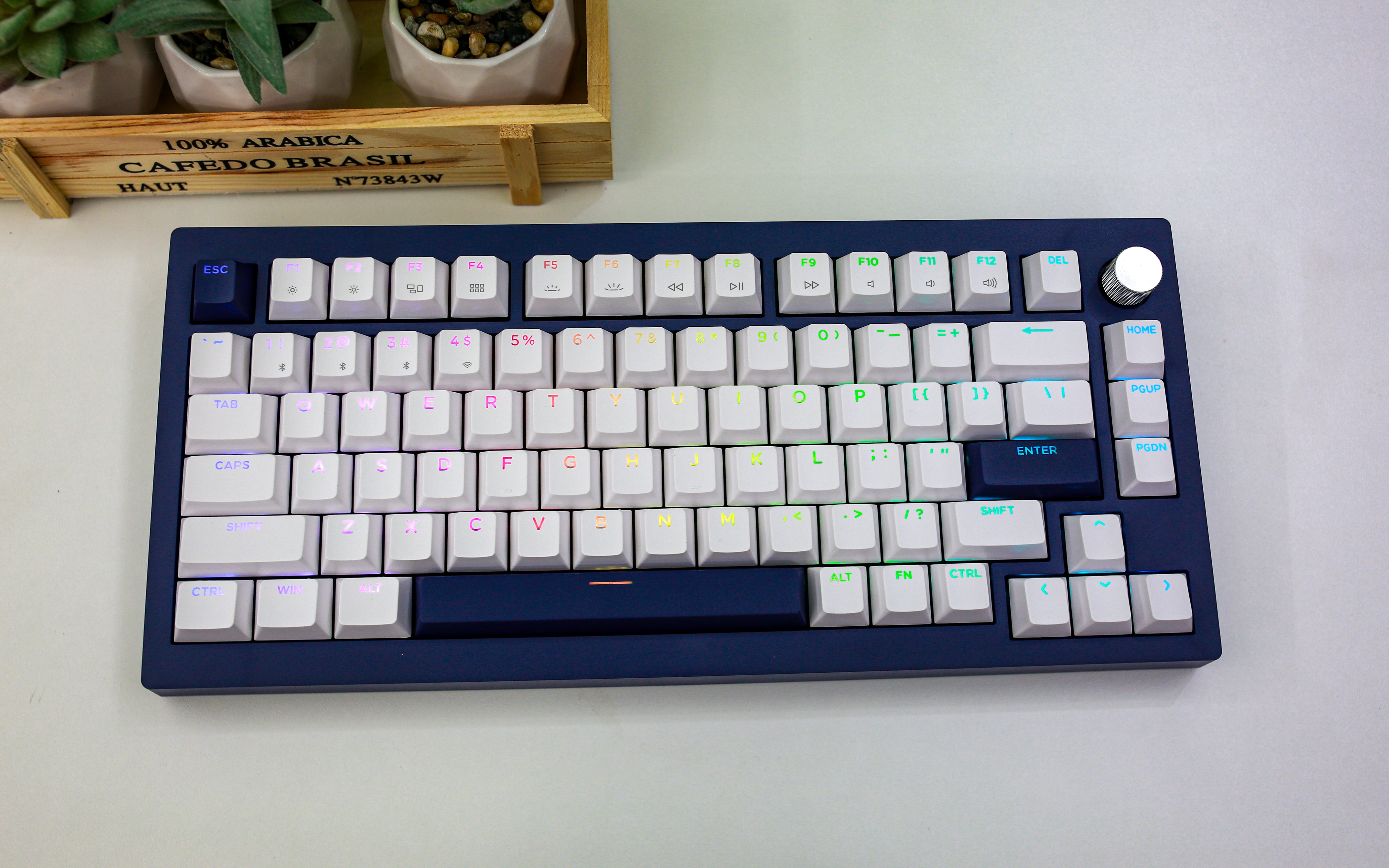 我最近真的被这 3 件好物救了：存储、音箱、键盘全换了一轮