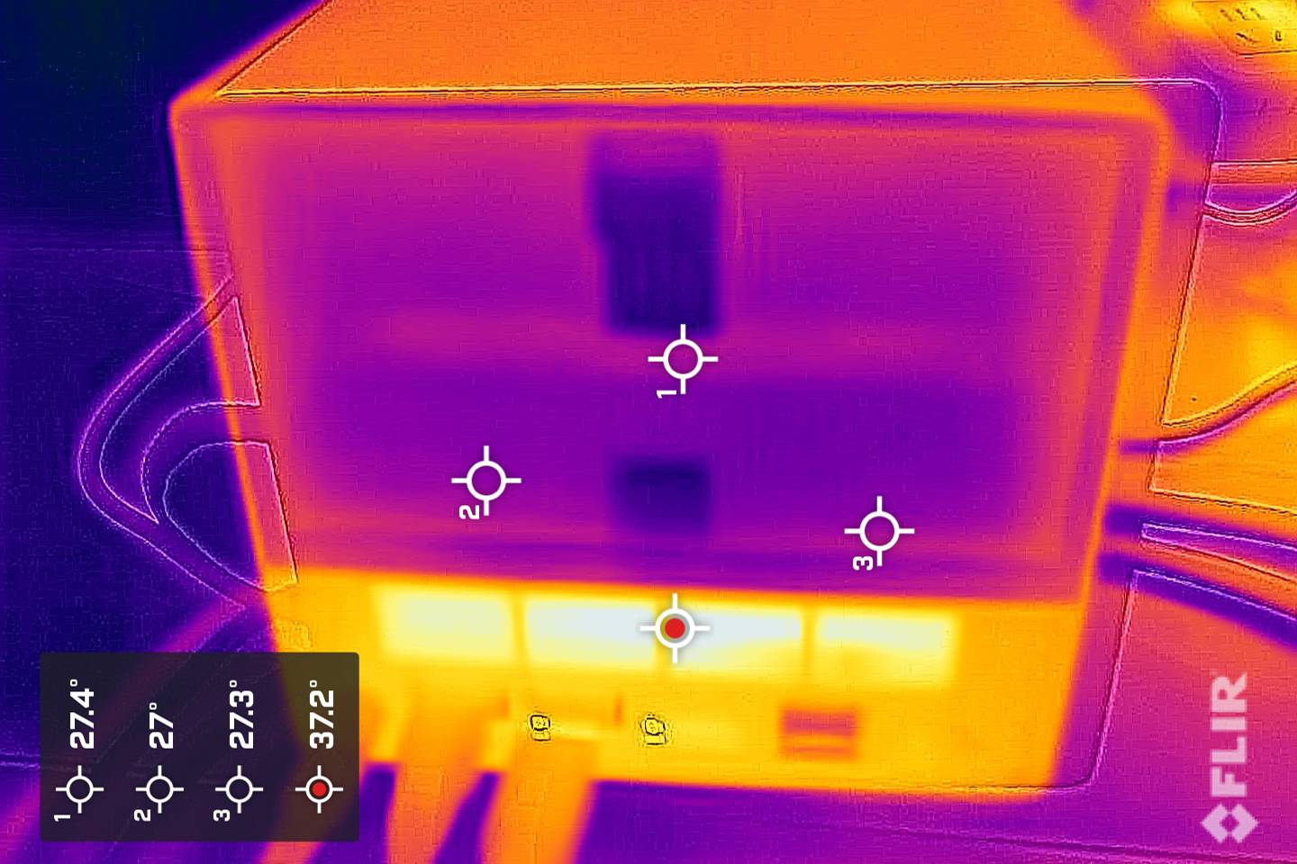从颜值到性能都在线，飞牛正统加持——零刻 ME Pro体验