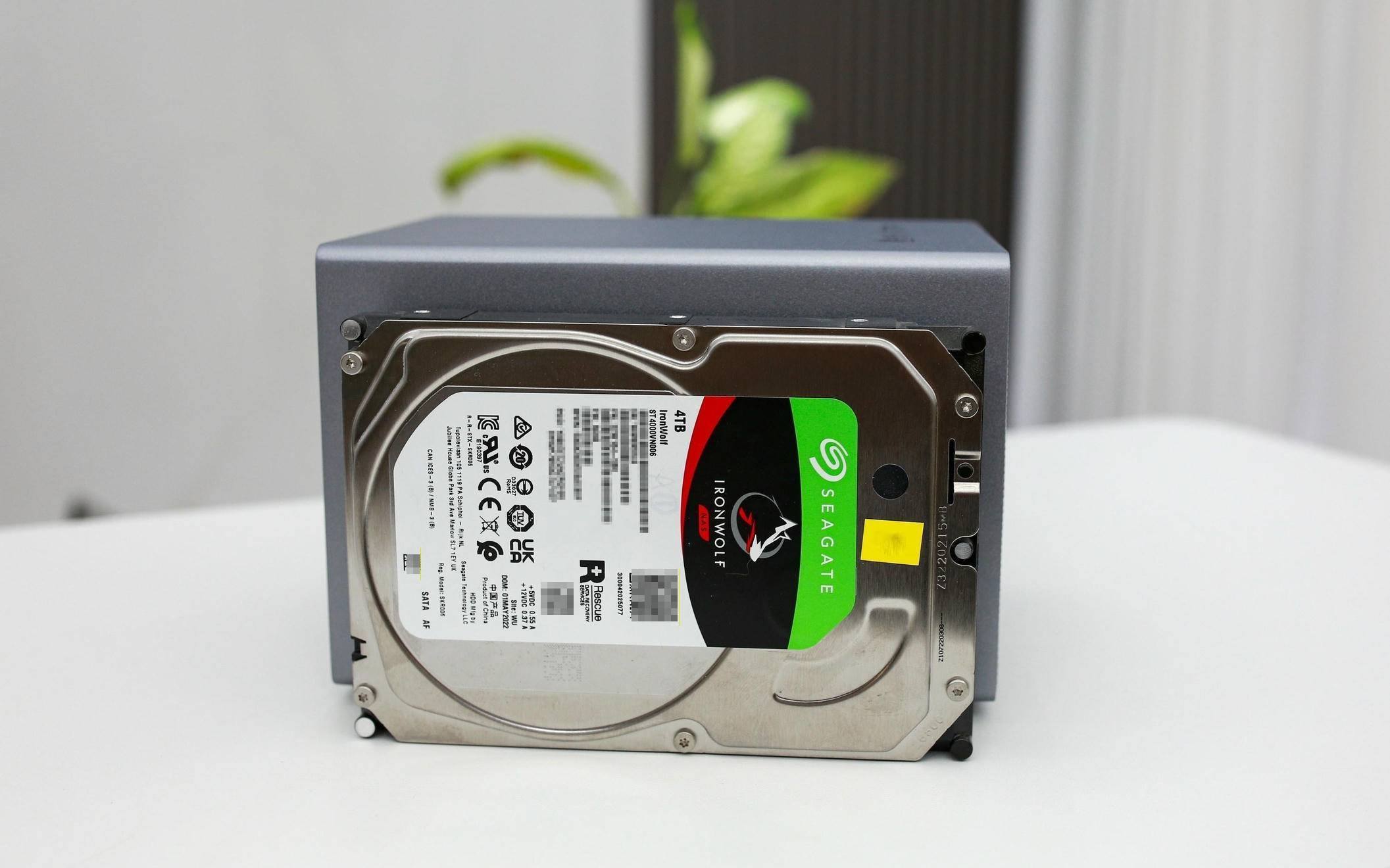 从颜值到性能都在线，飞牛正统加持——零刻 ME Pro体验