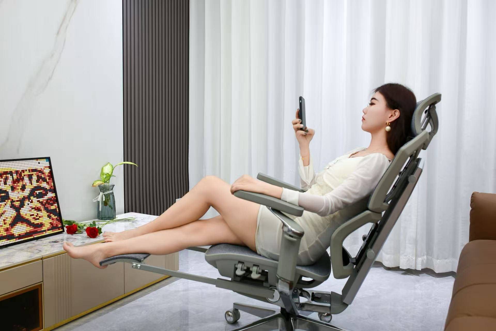 久坐党真的别硬扛了…换把椅子,腰会谢谢你(享耀家工学至尊A8真实体验)