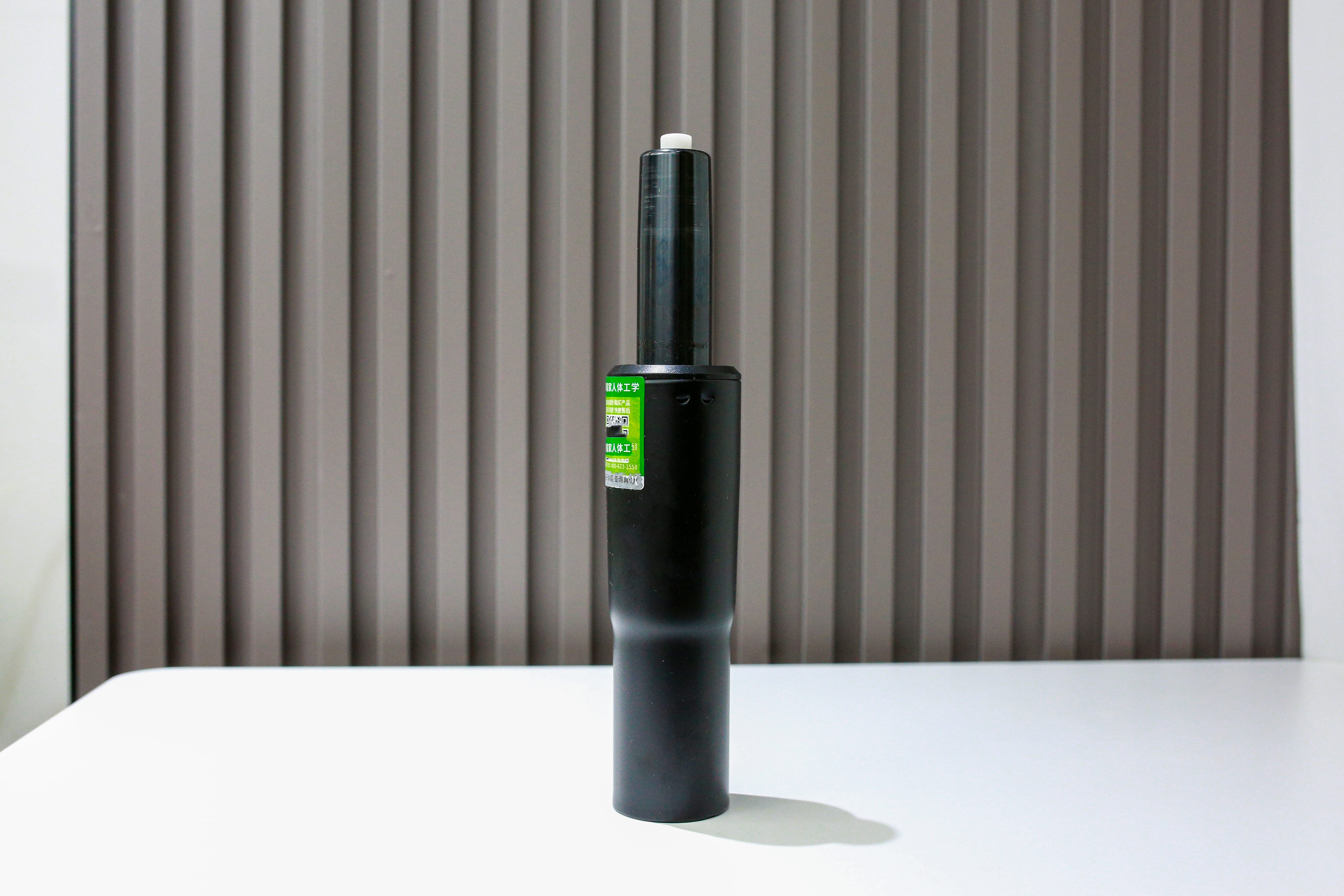 久坐党真的别硬扛了…换把椅子，腰会谢谢你（享耀家工学至尊A8真实体验）