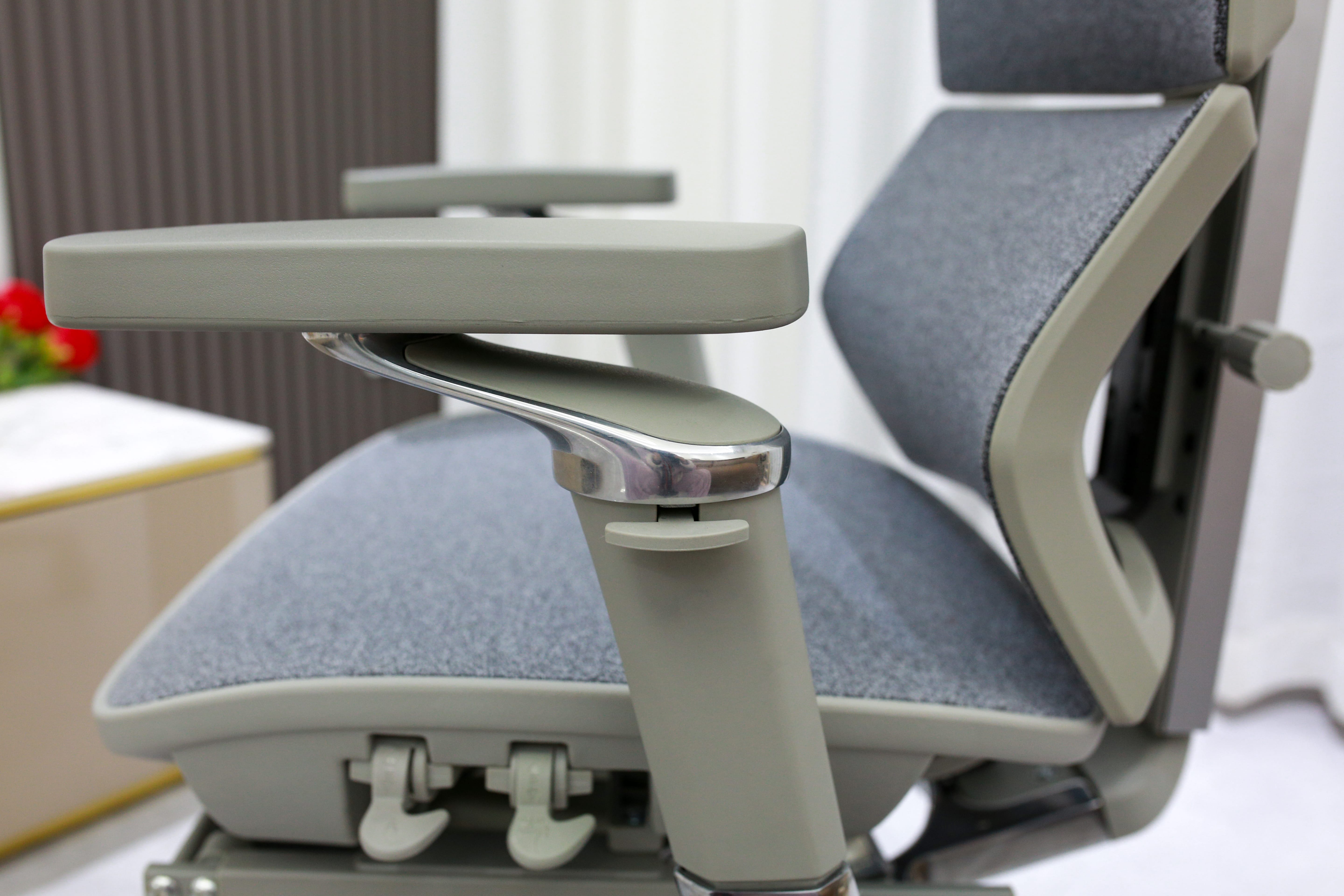 久坐党真的别硬扛了…换把椅子，腰会谢谢你（享耀家工学至尊A8真实体验）