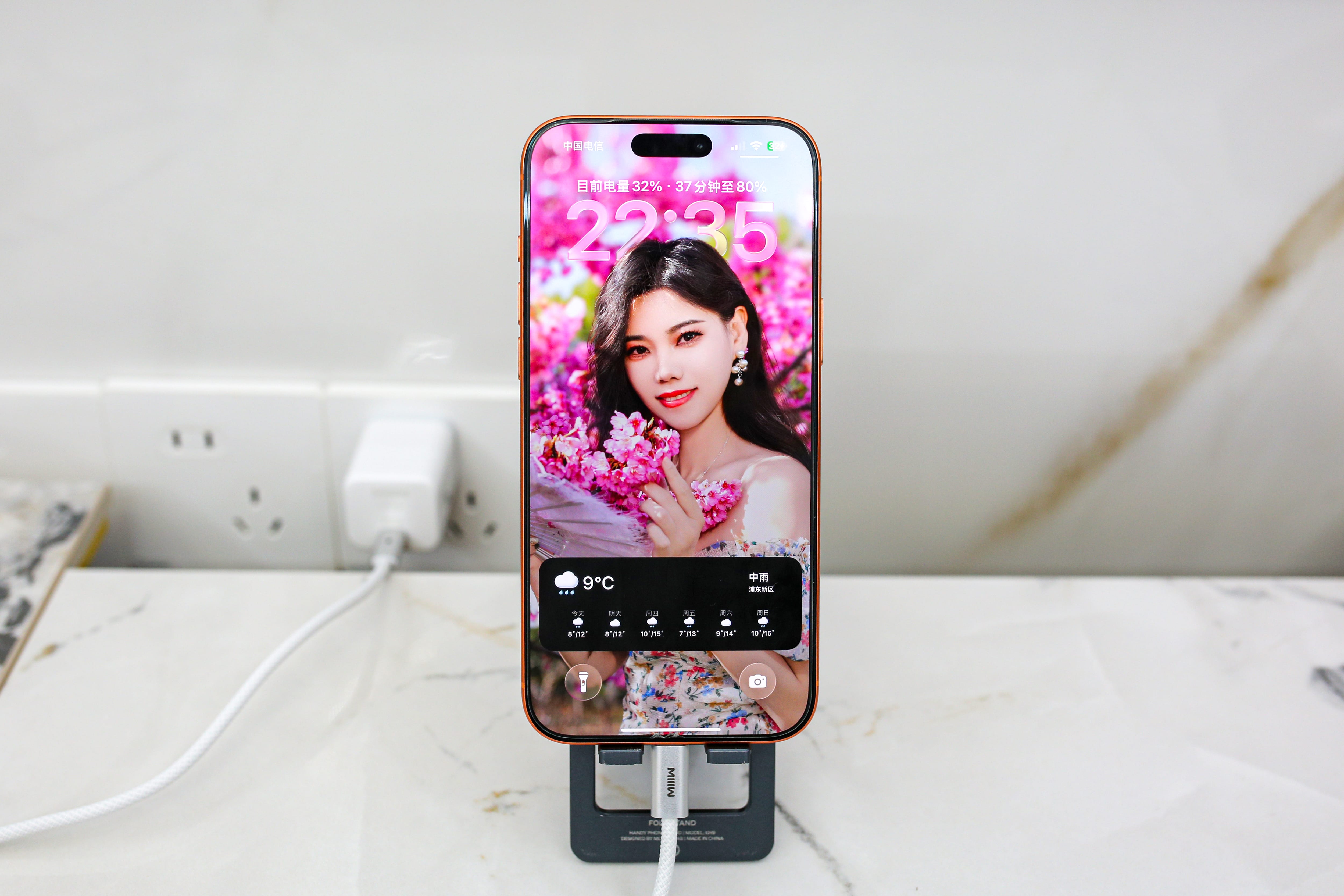 出差党 + 游戏党 + 数码控的桌面三件套——从鼠标到充电，真香