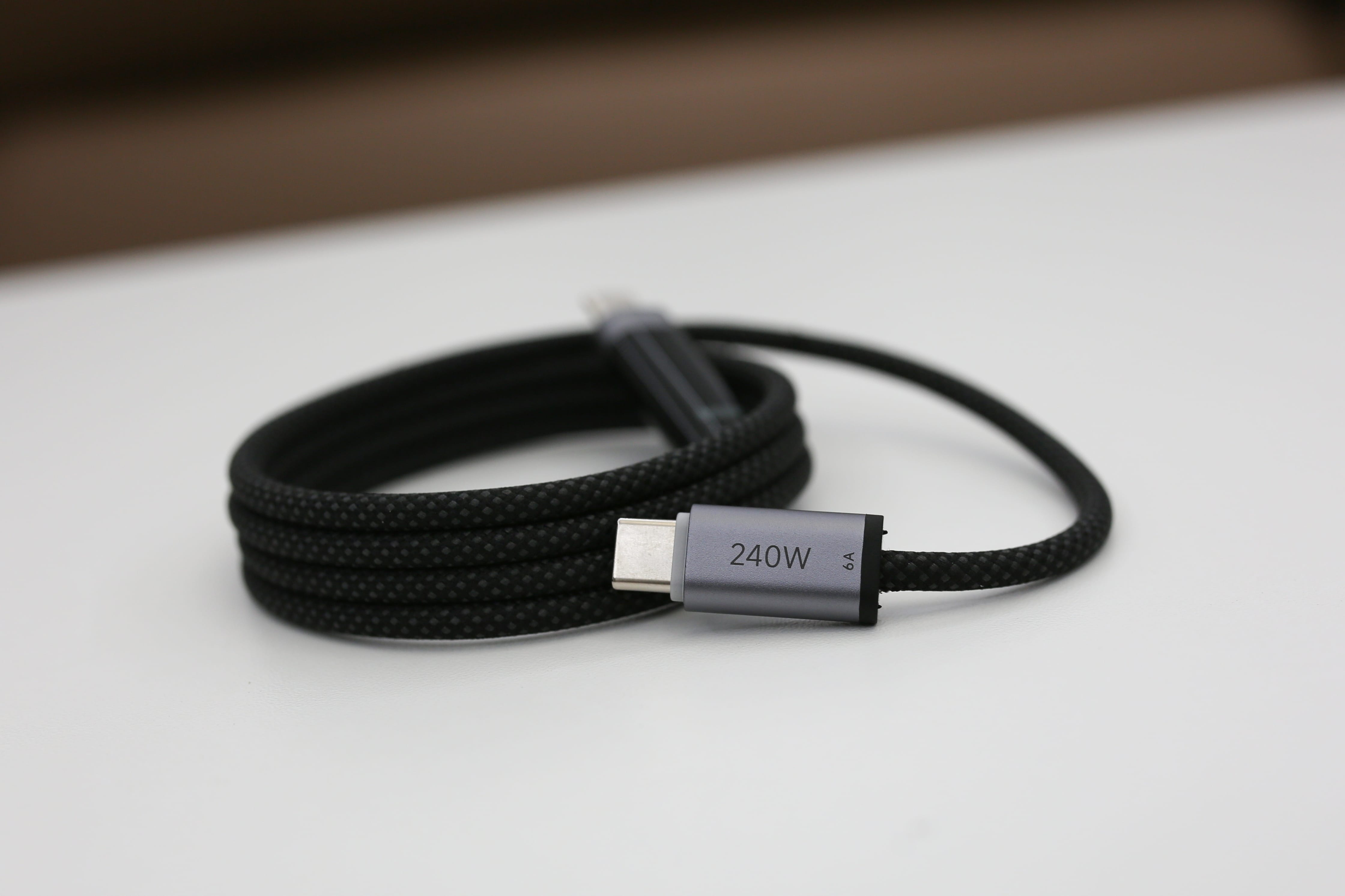 出差党 + 游戏党 + 数码控的桌面三件套——从鼠标到充电，真香