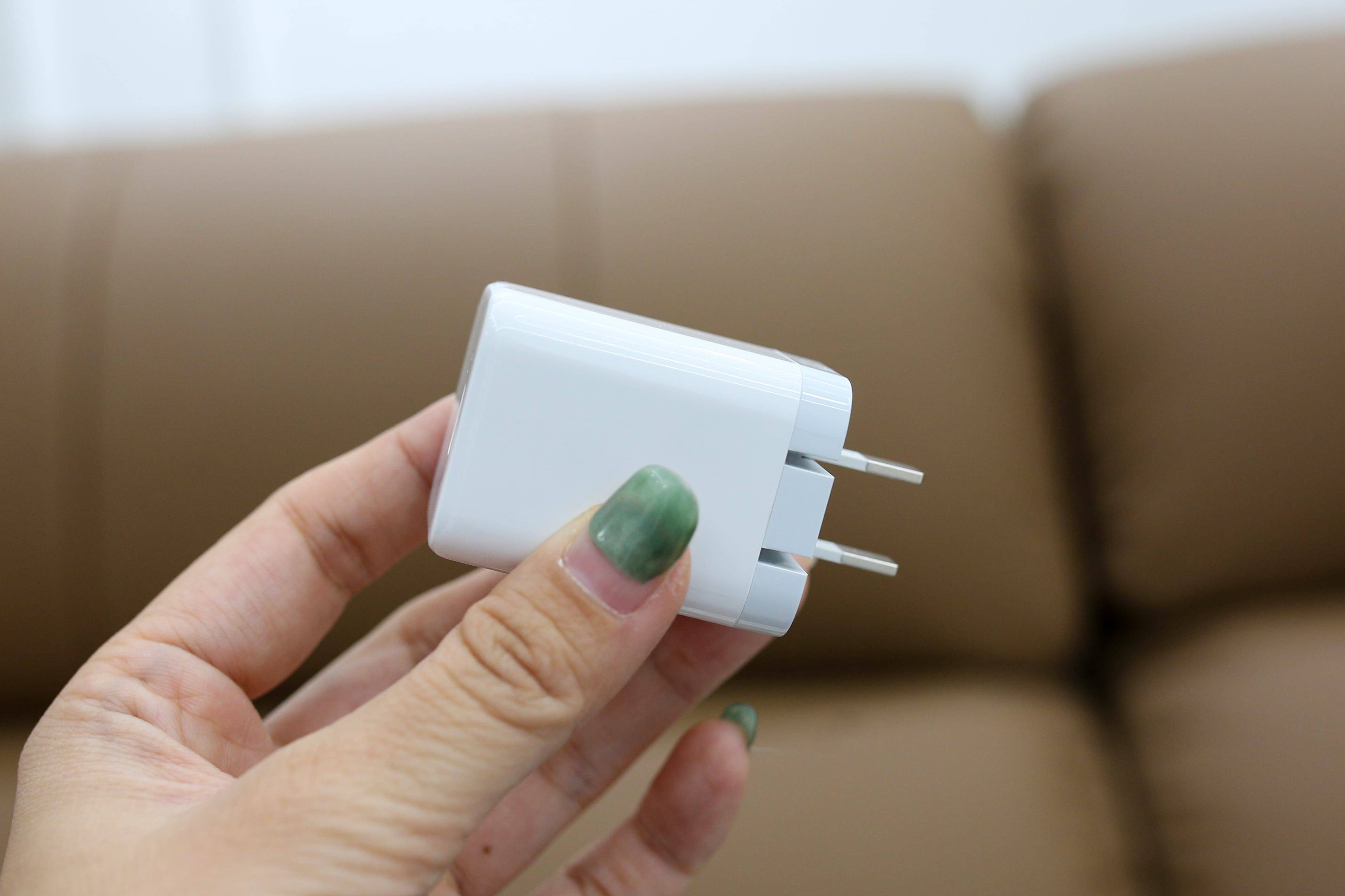 出差党 + 游戏党 + 数码控的桌面三件套——从鼠标到充电，真香