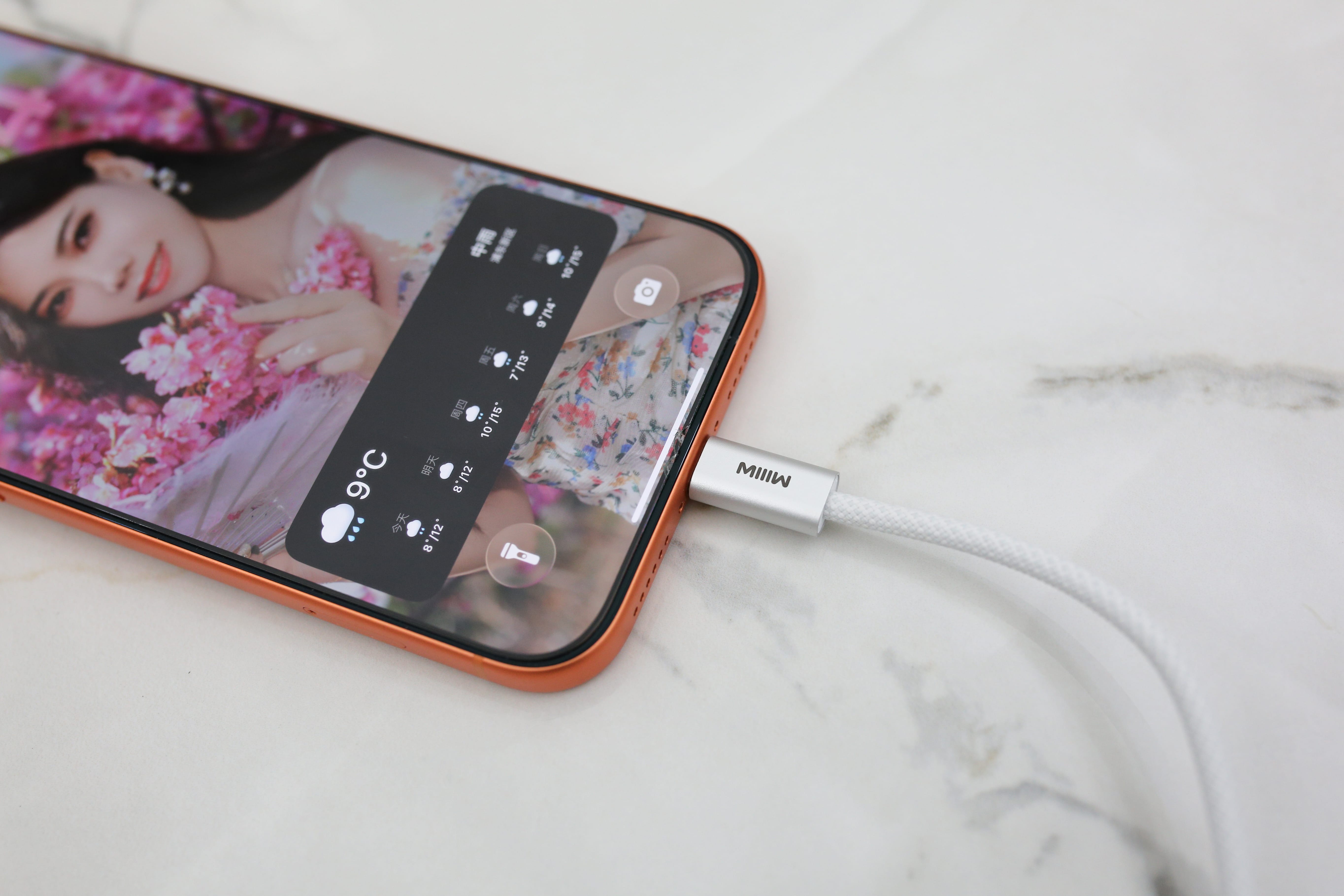 出差党 + 游戏党 + 数码控的桌面三件套——从鼠标到充电，真香