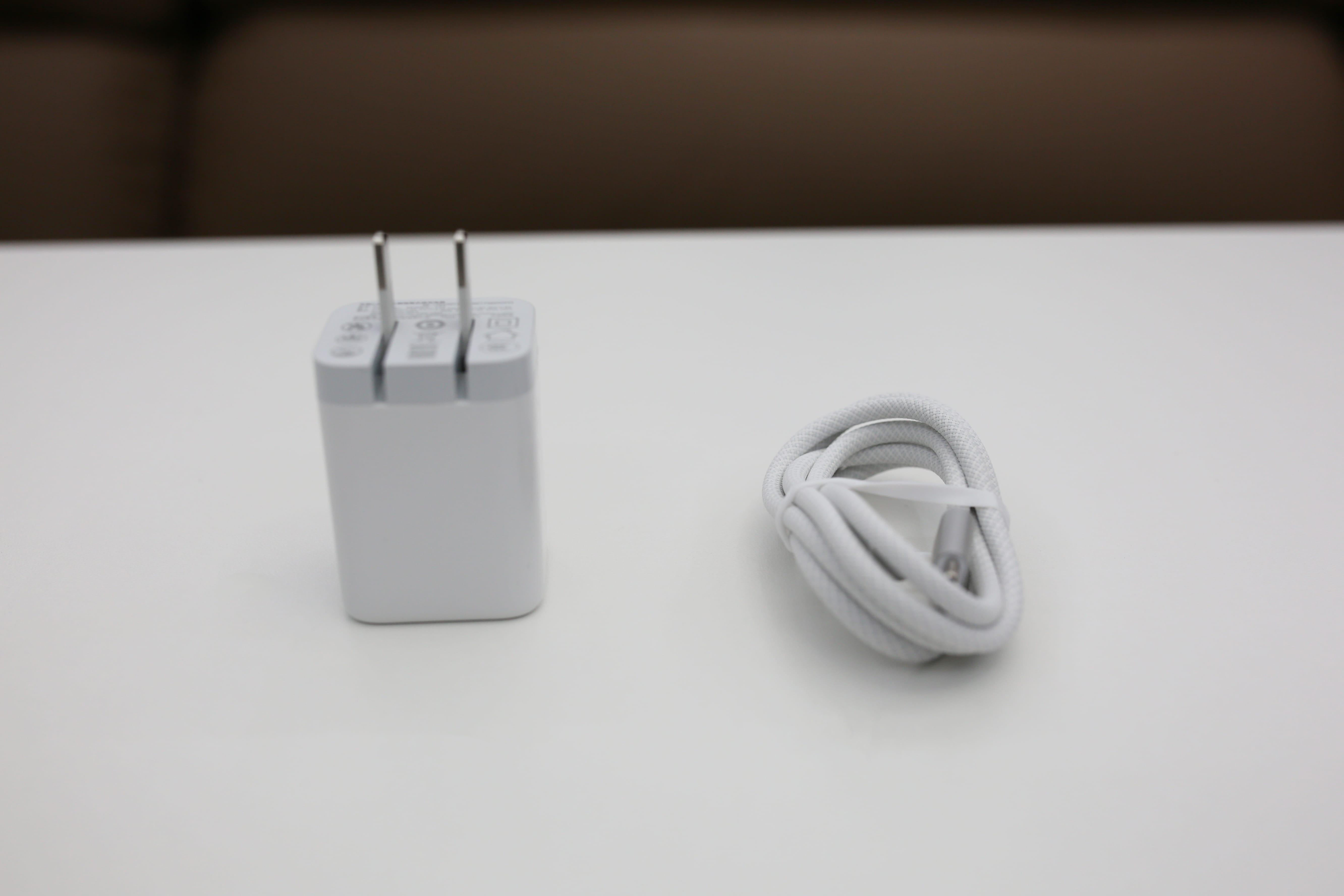 出差党 + 游戏党 + 数码控的桌面三件套——从鼠标到充电，真香