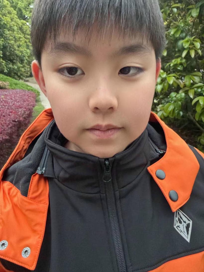 我跟儿子一人入了一件黑冰软壳，没想到最好穿的是它