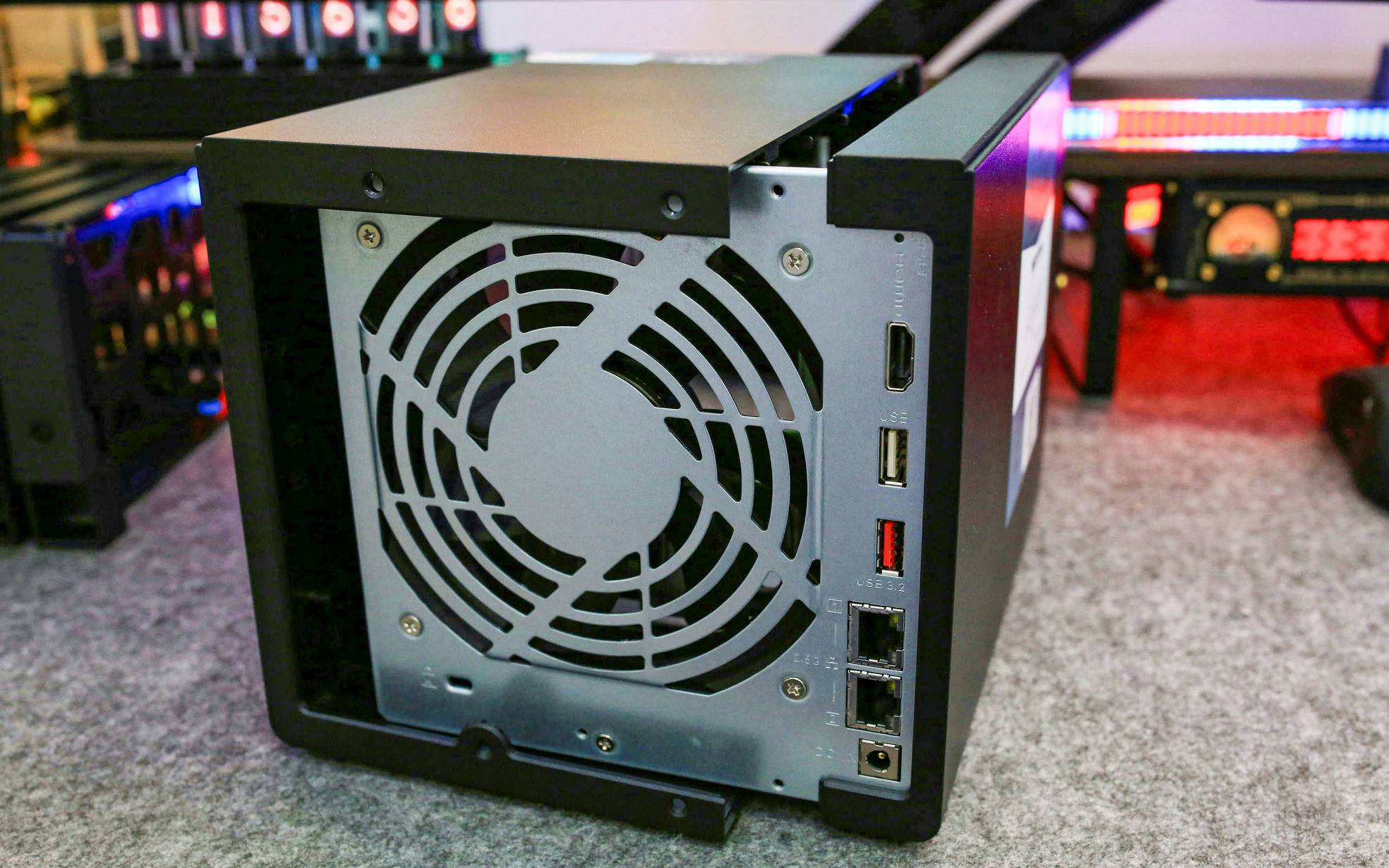 简单配置，拿下高性能私人数据服务中心—威联通TS-466C部署心得