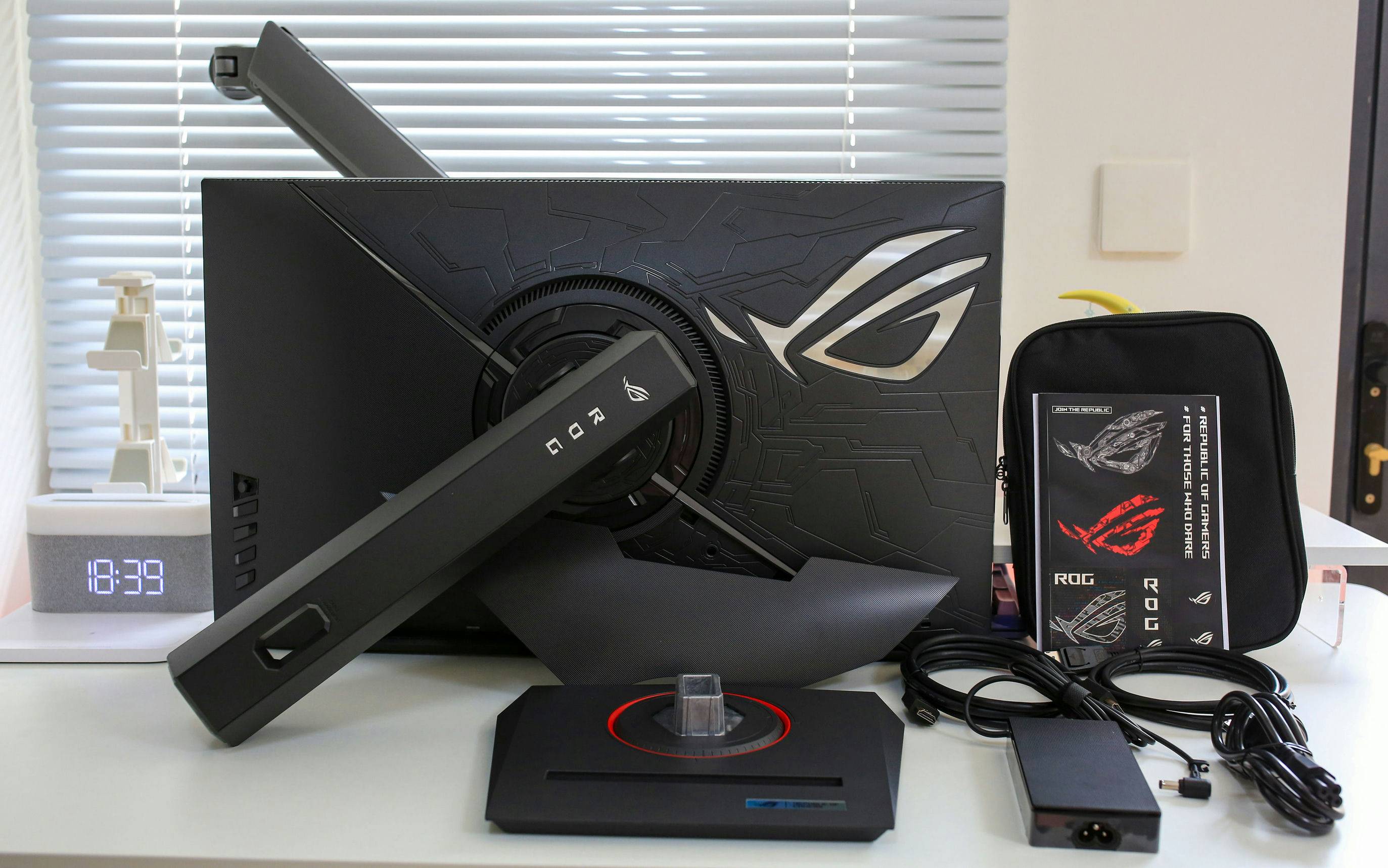 无愧ROG信仰，4K 160Hz&amp;FHD320Hz高清高刷27Pro双模电竞显示器