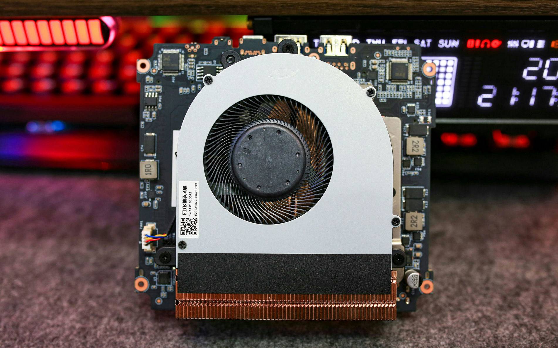 两千块升级到12代 I7-12650H，生产力提升了多少？——零刻SEi 12拆机评测