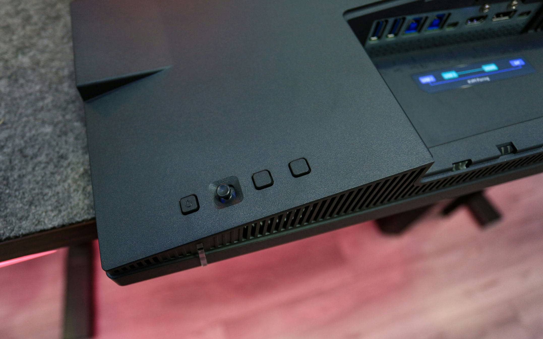 32寸4K广色域10Bit屏幕，色彩精准展示：明基PD3205U测评