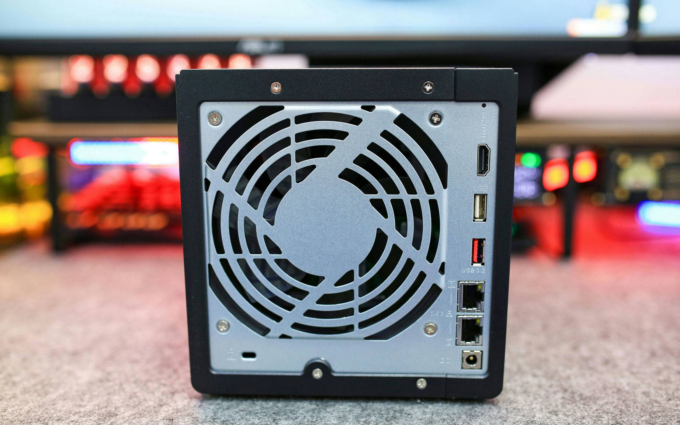 简单配置，拿下高性能私人数据服务中心—威联通TS-466C部署心得