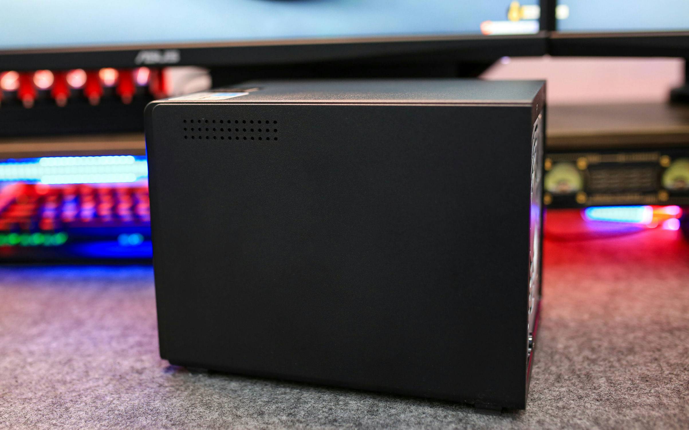 简单配置，拿下高性能私人数据服务中心—威联通TS-466C部署心得