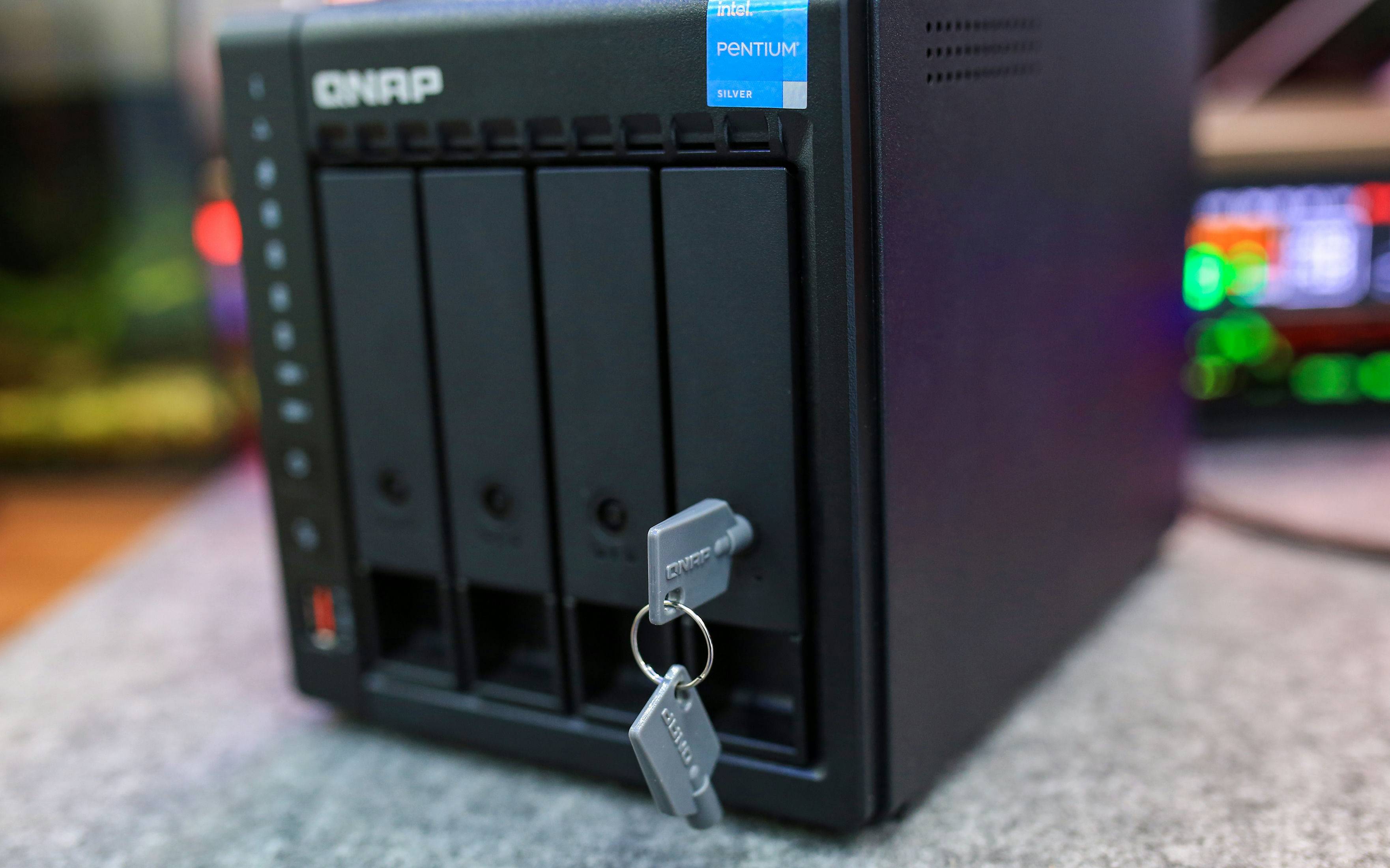 简单配置，拿下高性能私人数据服务中心—威联通TS-466C部署心得