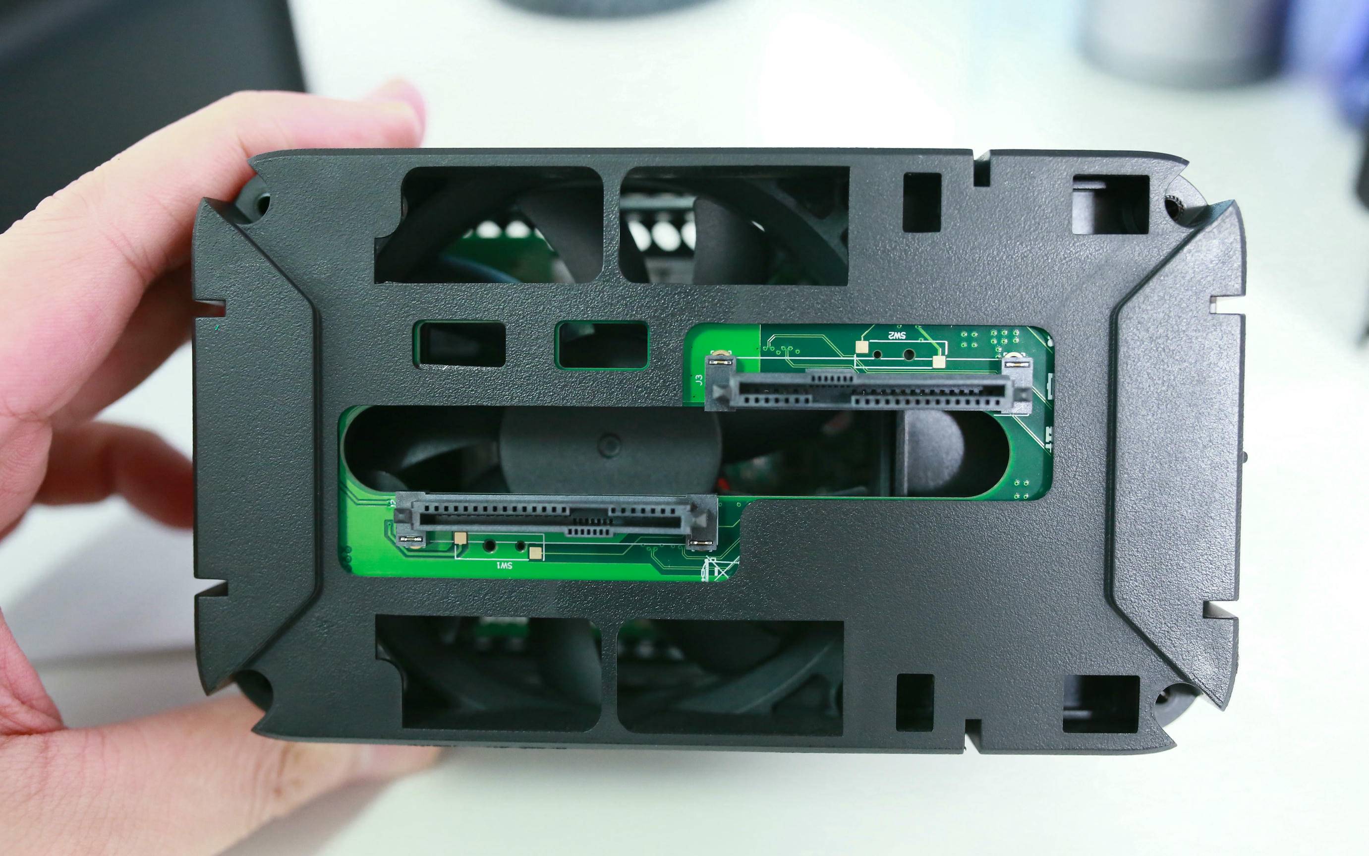 预算友好又性能出色：提升手机、PC、电视无缝切换，极简操作，家庭理想NAS——极空间 Z2Pro使用后分享