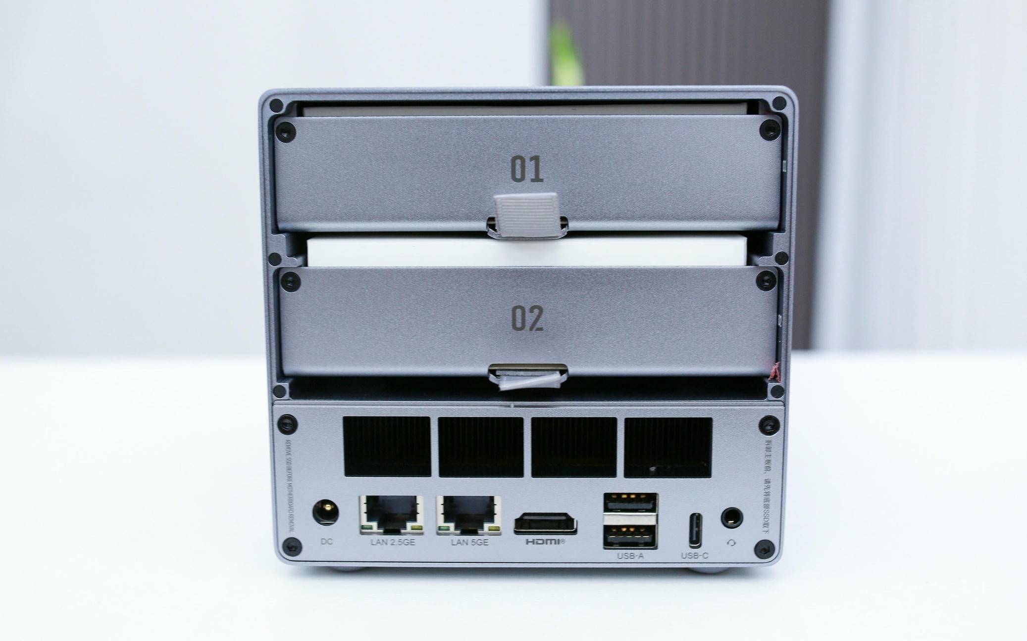 从颜值到性能都在线，飞牛正统加持——零刻 ME Pro体验