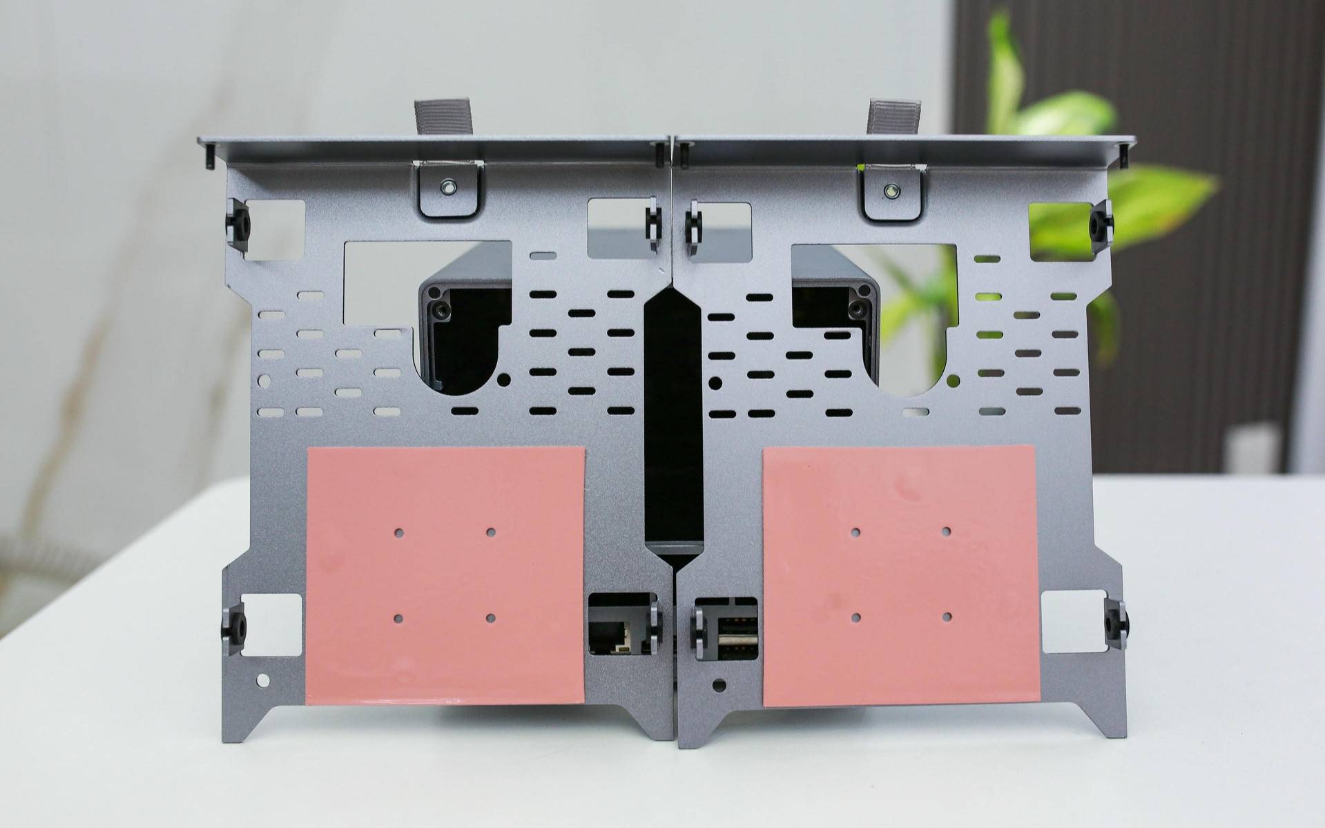 从颜值到性能都在线，飞牛正统加持——零刻 ME Pro体验