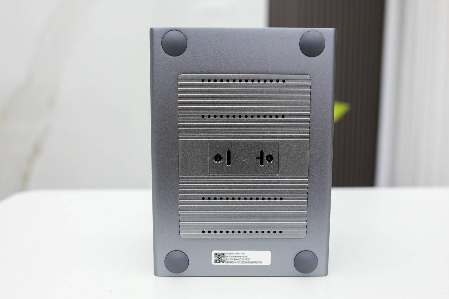 从颜值到性能都在线，飞牛正统加持——零刻 ME Pro体验