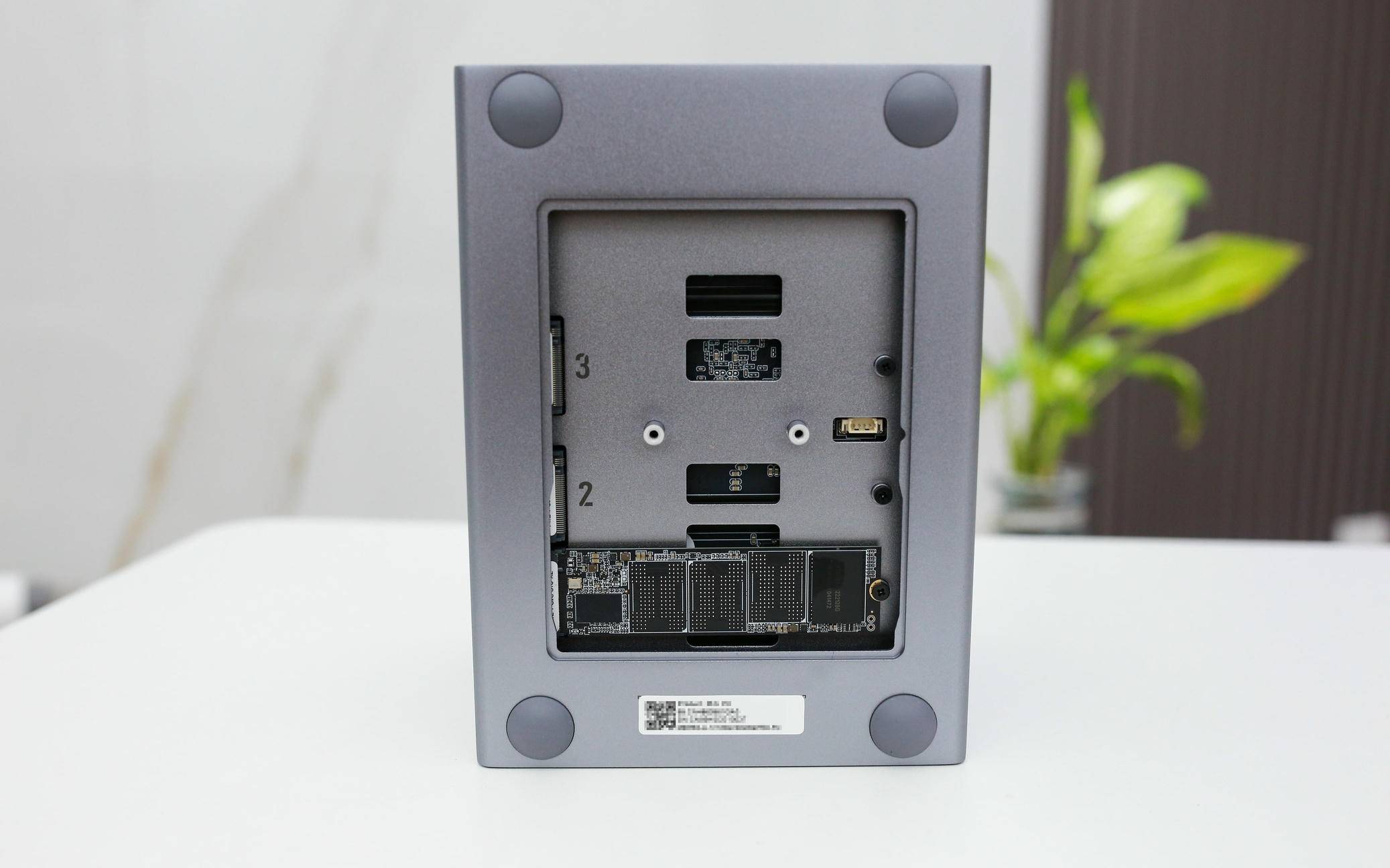 从颜值到性能都在线，飞牛正统加持——零刻 ME Pro体验