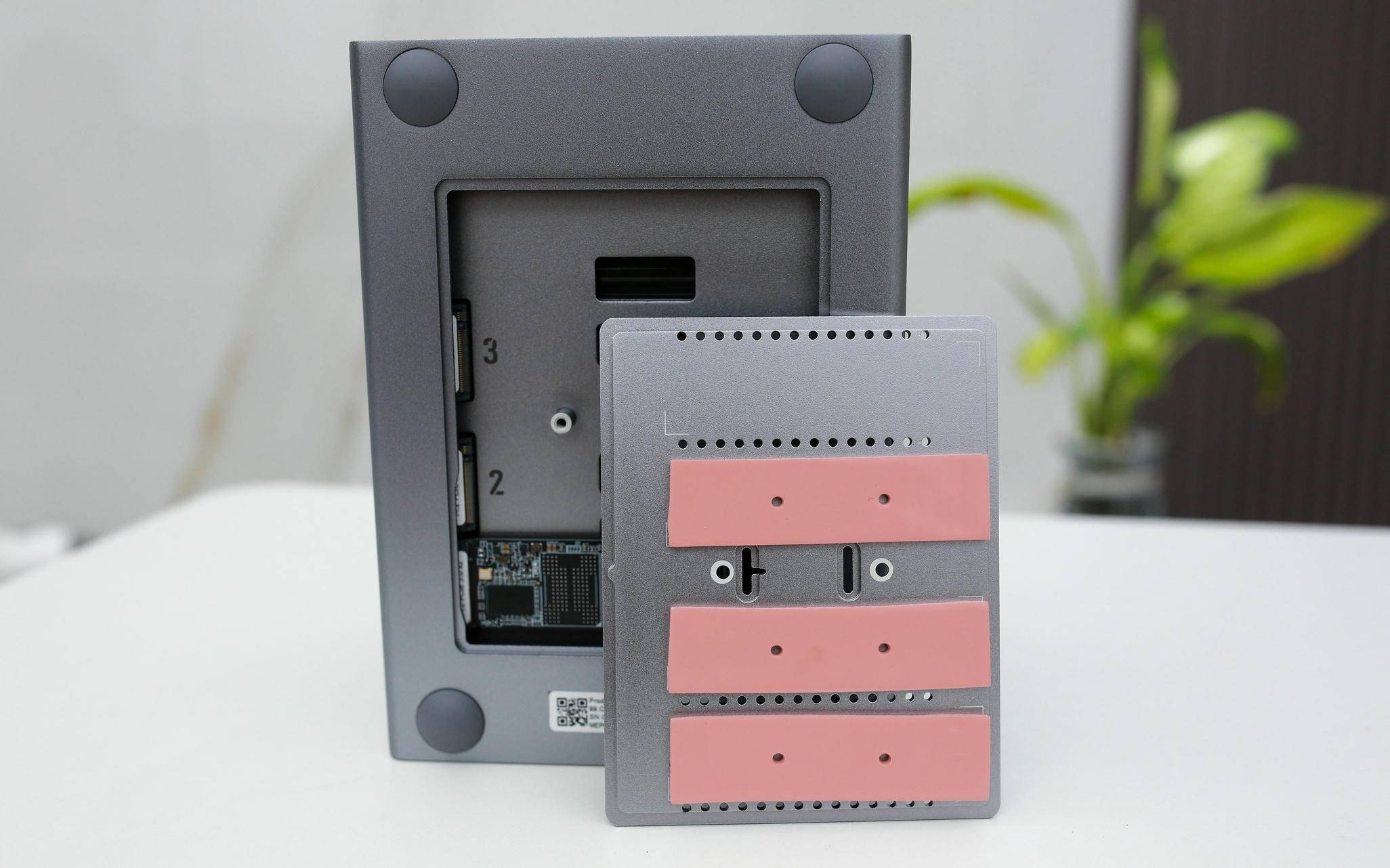 从颜值到性能都在线，飞牛正统加持——零刻 ME Pro体验