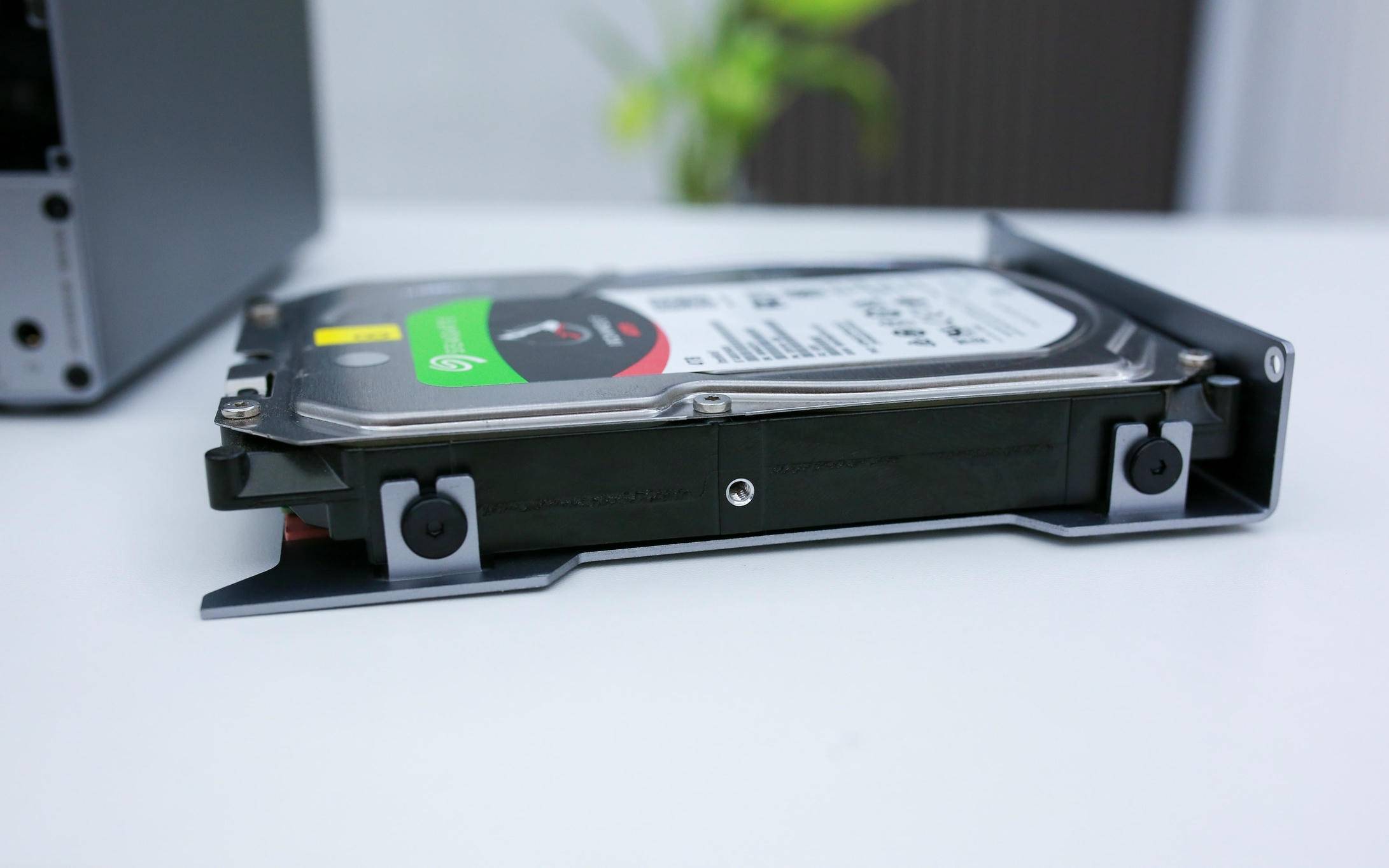 从颜值到性能都在线，飞牛正统加持——零刻 ME Pro体验