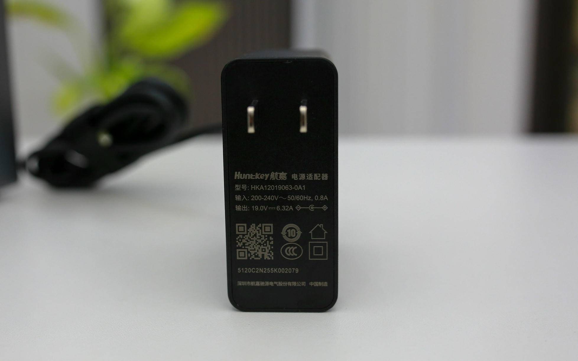 从颜值到性能都在线，飞牛正统加持——零刻 ME Pro体验