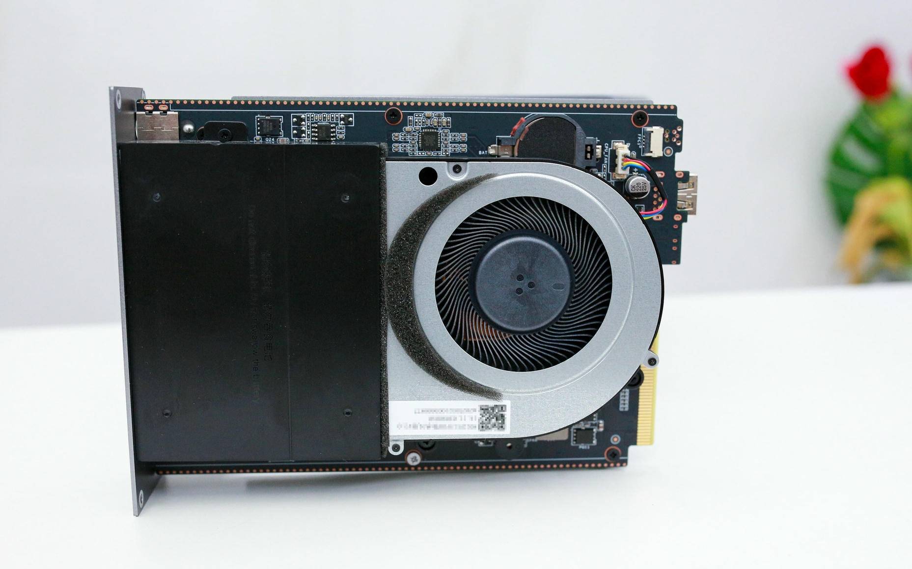 从颜值到性能都在线，飞牛正统加持——零刻 ME Pro体验