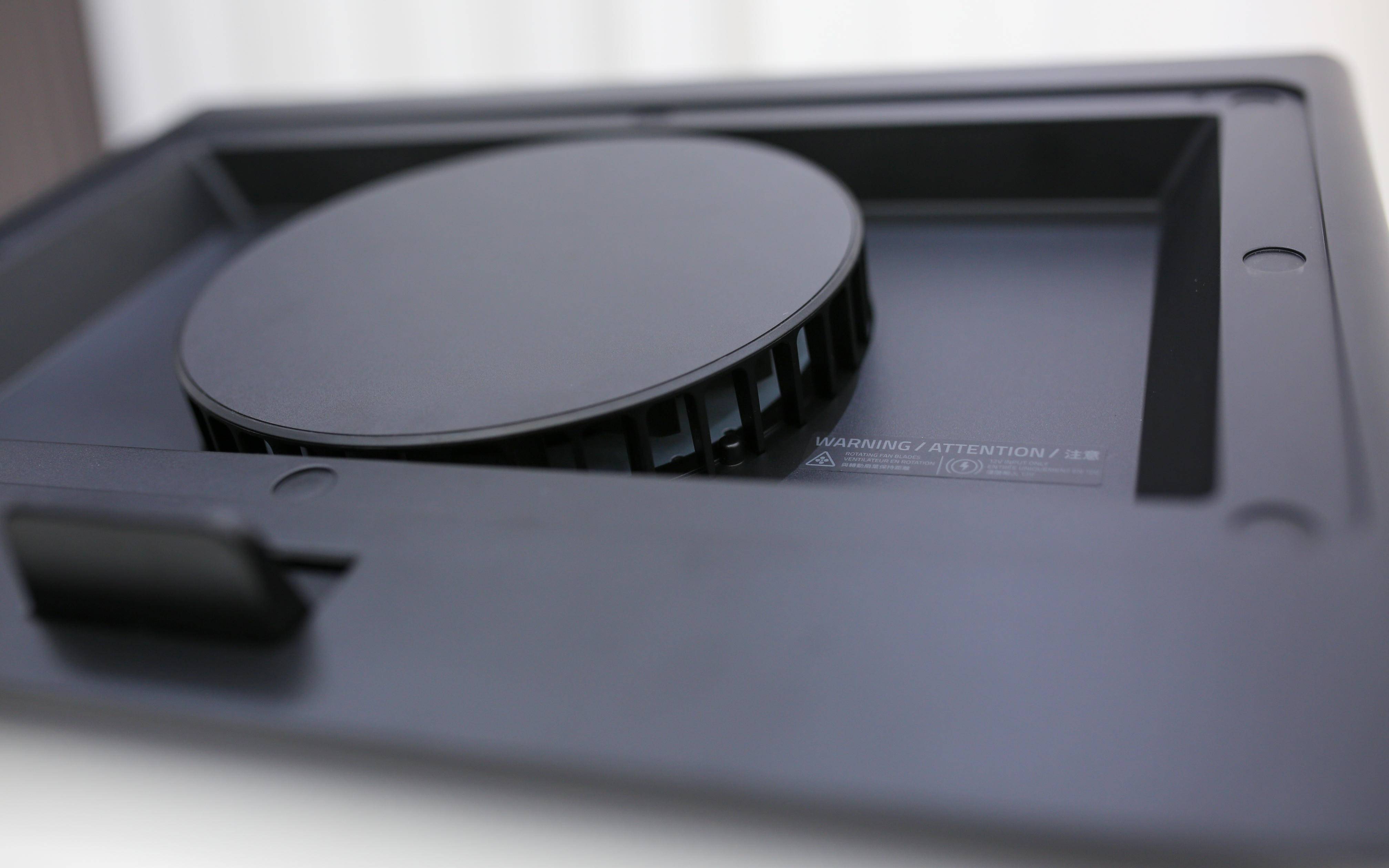 自适应智能控温，核心直降38°C——雷蛇(Razer)笔记本散热底座