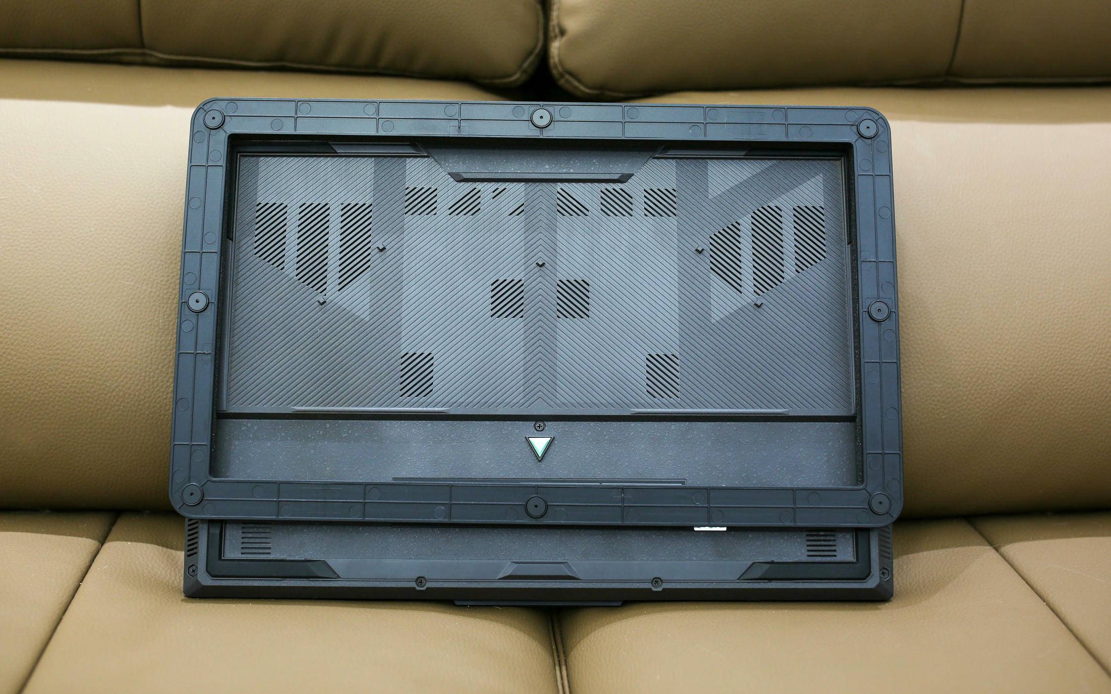 自适应智能控温，核心直降38°C——雷蛇(Razer)笔记本散热底座