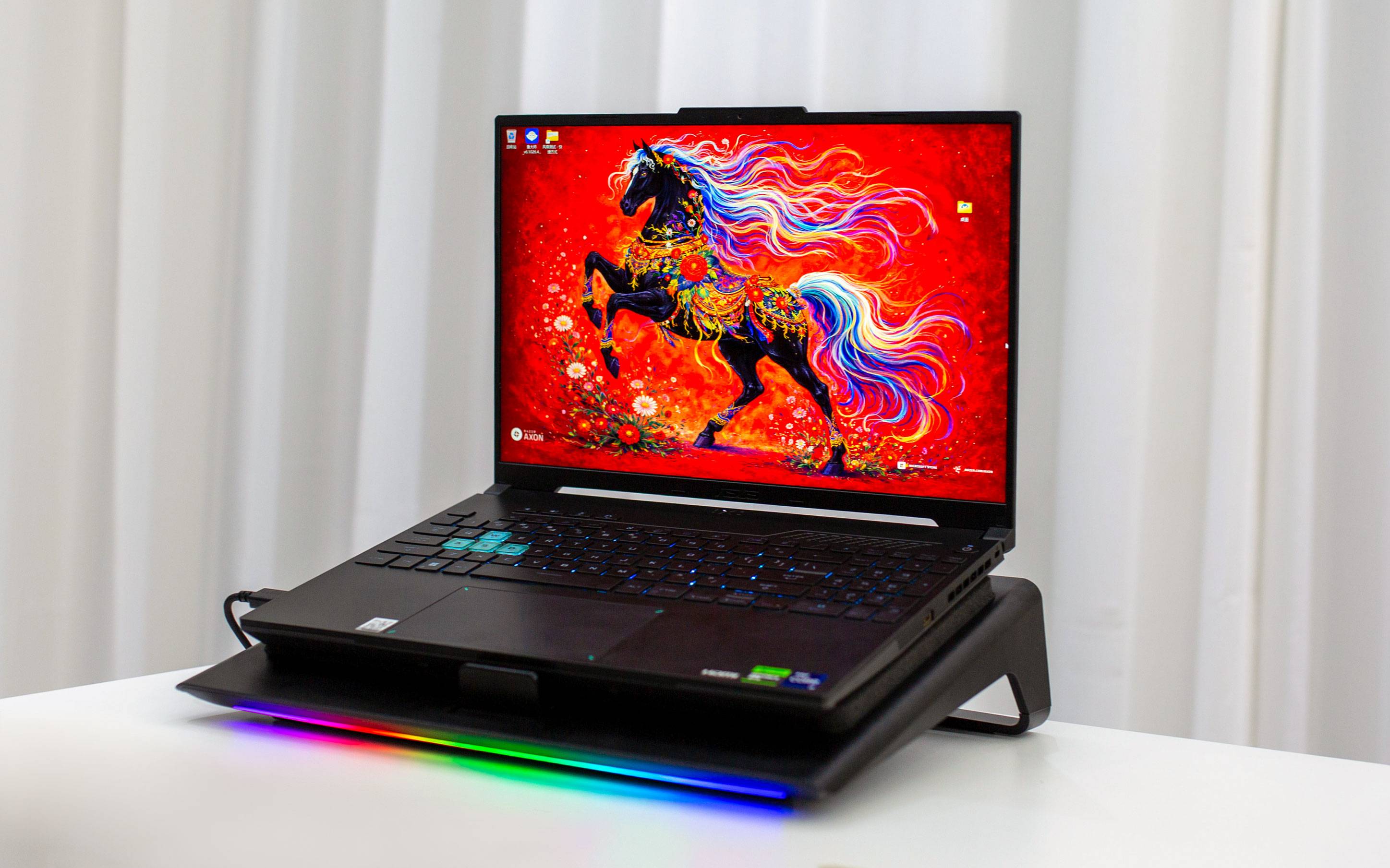 自适应智能控温,核心直降38°C——雷蛇(Razer)笔记本散热底座