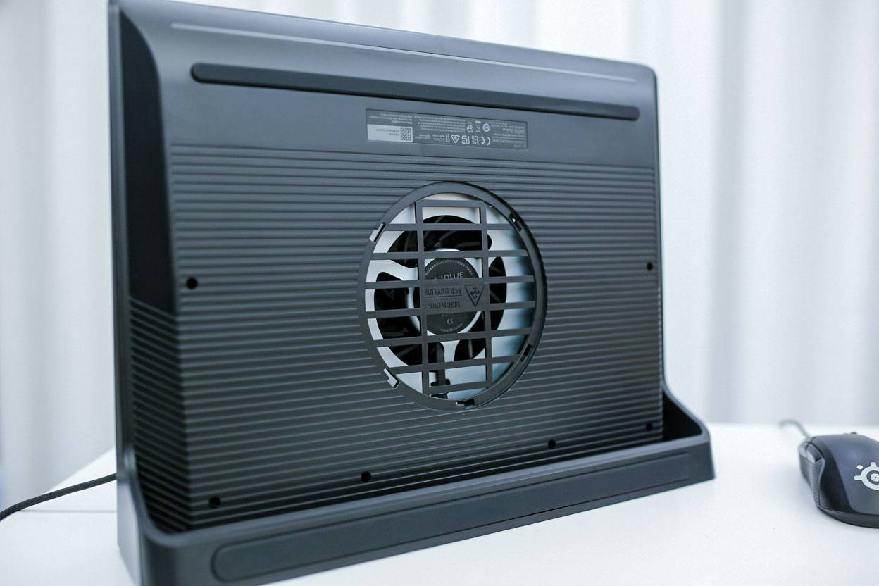 自适应智能控温,核心直降38°C——雷蛇(Razer)笔记本散热底座